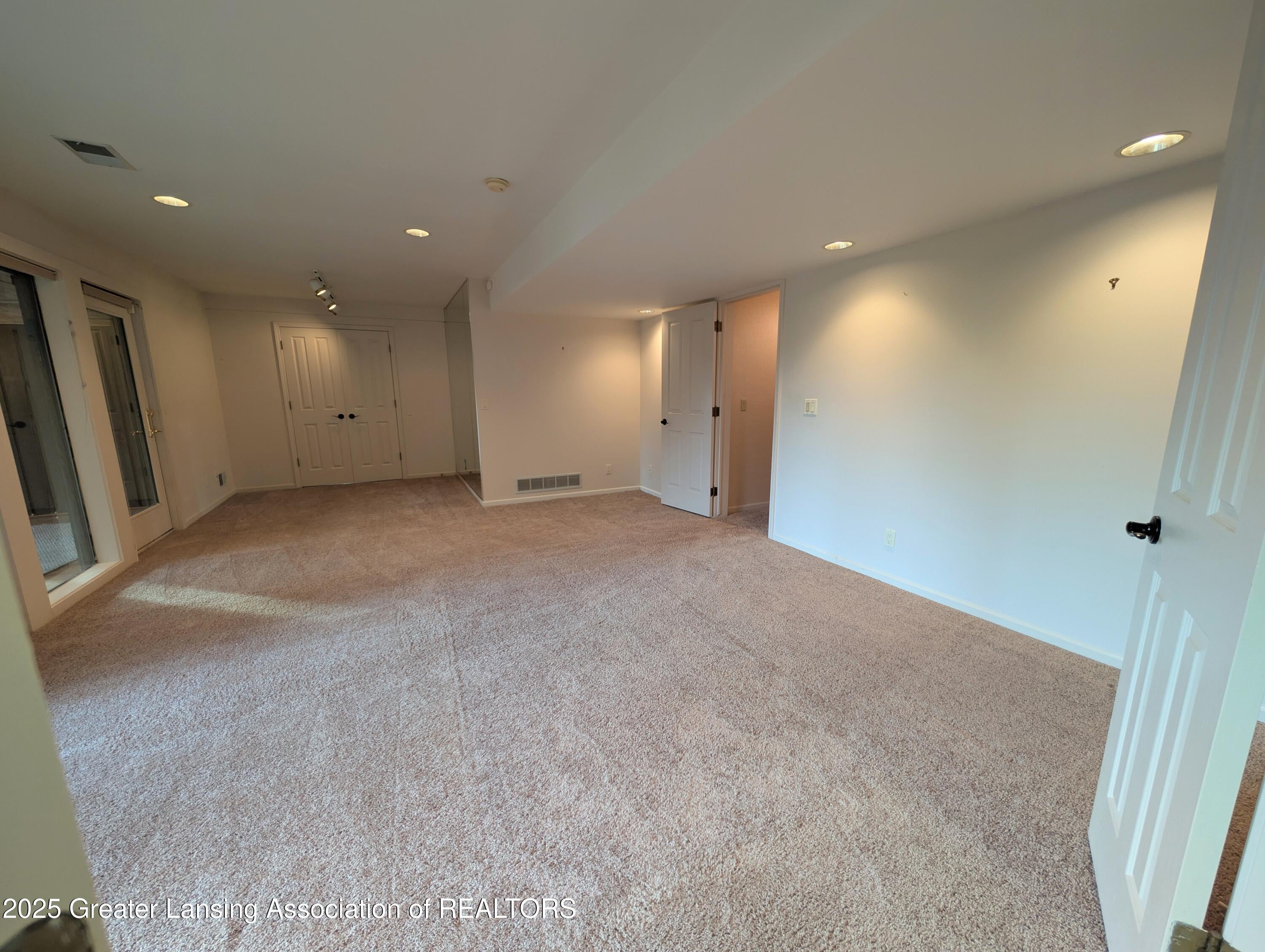 Haslett, Michigan, 48840, United States, 4 Bedrooms Bedrooms, ,4 BathroomsBathrooms,Residential,For Sale,1988994