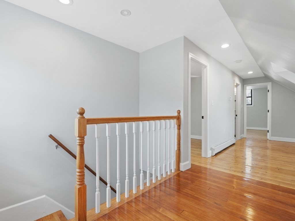 Waltham, Massachusetts, 02453, United States, 5 Bedrooms Bedrooms, ,3 BathroomsBathrooms,Residential,For Sale,1744769