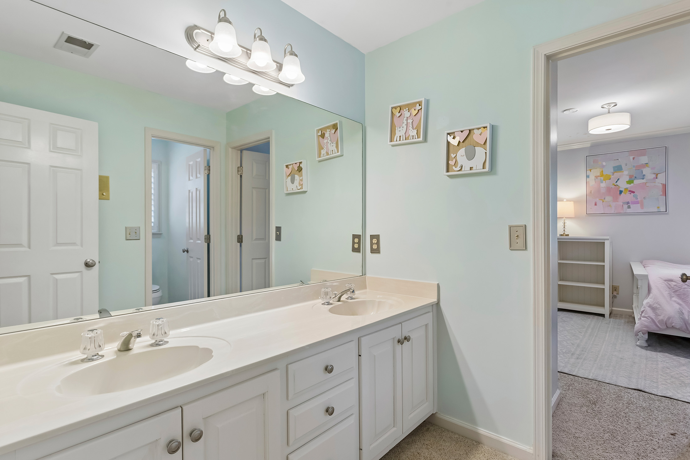  Beautifully Updated Four Bedroom Home in an Active Swim/Tennis Community - 物件實景