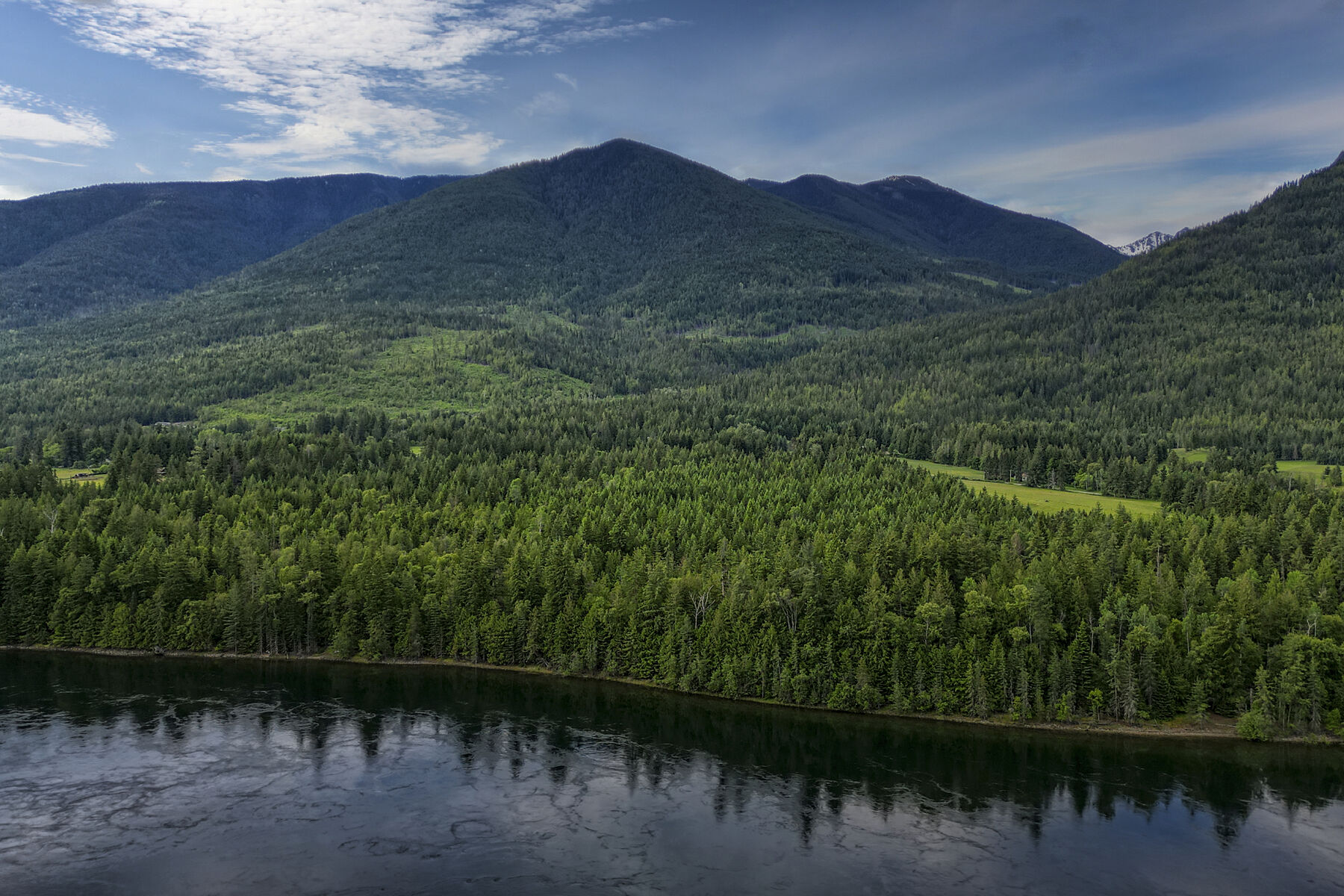  Kootenay Private Waterfront - 物件實景