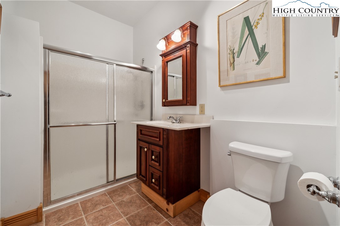 Grassy Creek, North Carolina, 28631, United States, 3 Bedrooms Bedrooms, ,4 BathroomsBathrooms,Residential,For Sale,1991857