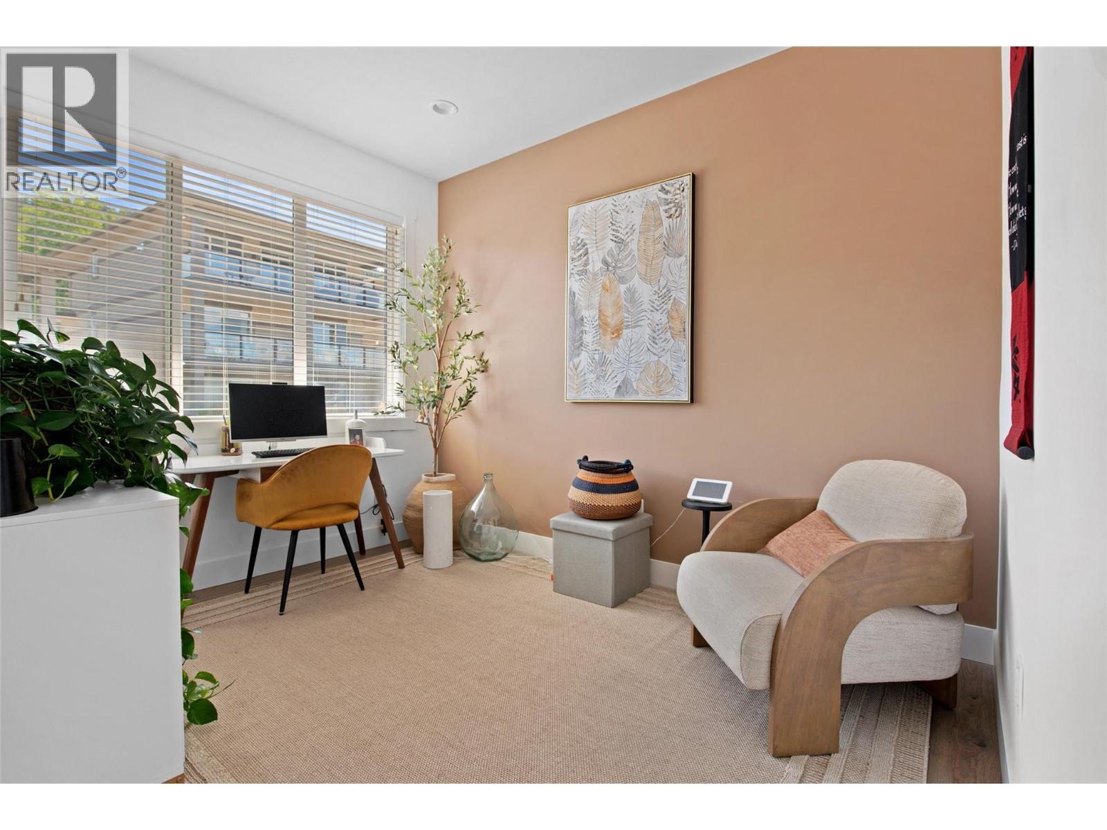 KELOWNA, British Columbia, V1P 1T8, CA, 3 Bedrooms Bedrooms, ,3 BathroomsBathrooms,Residential,For Sale,1947408