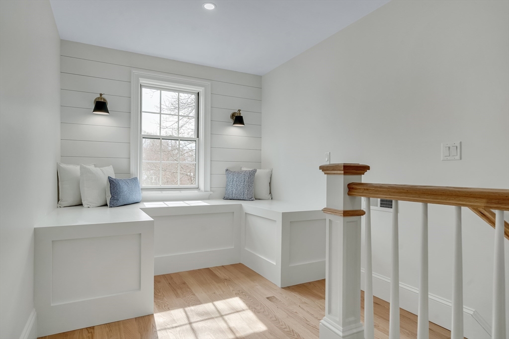 Lexington, Massachusetts, 02420, United States, 5 Bedrooms Bedrooms, ,6 BathroomsBathrooms,Residential,For Sale,1995859