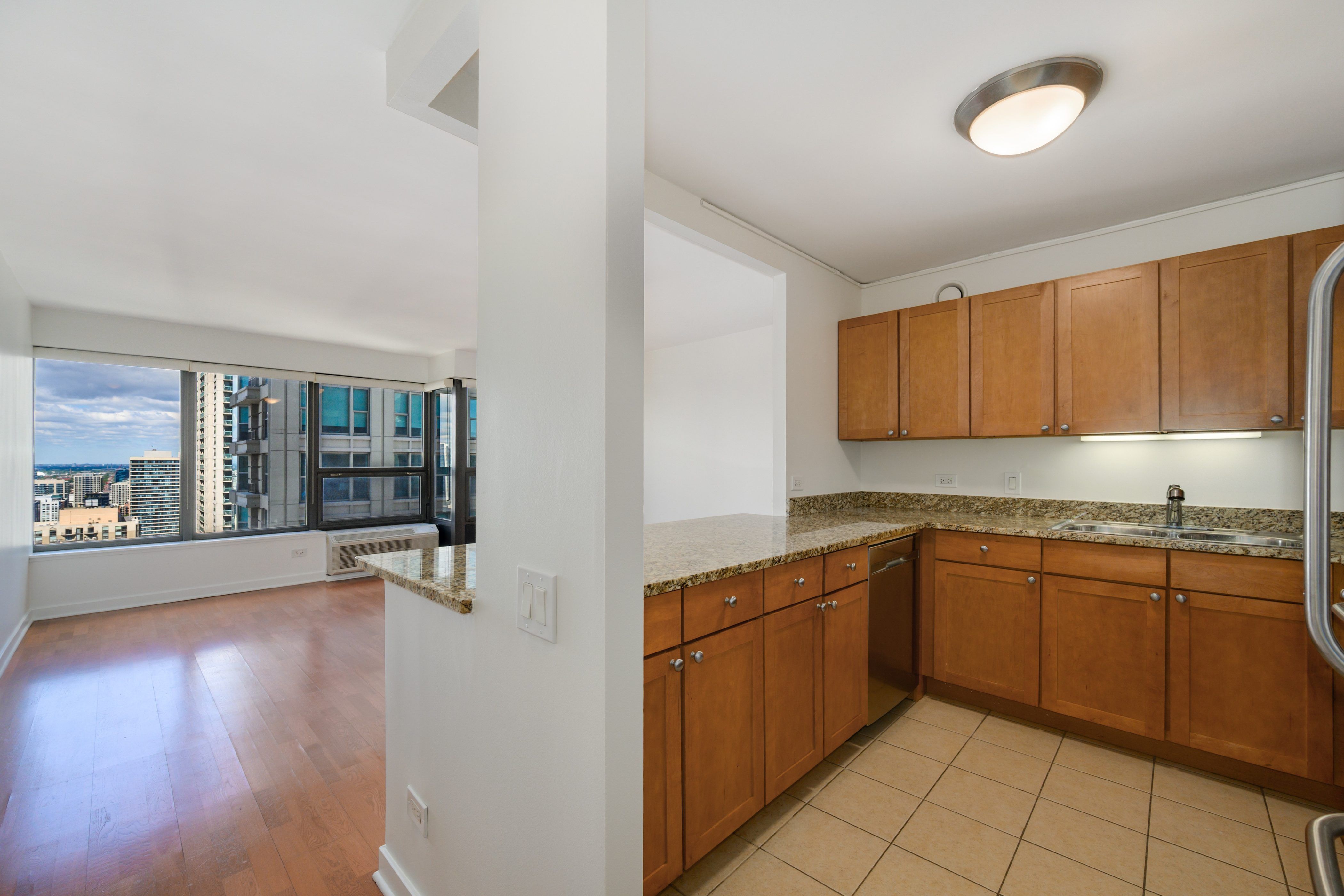  Spacious and Bright Perfectly Located in River North - 物件實景
