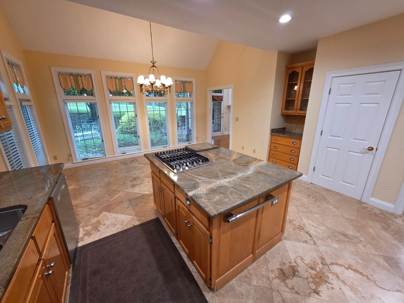 Somerset, Kentucky, 42503, United States, 4 Bedrooms Bedrooms, ,4 BathroomsBathrooms,Residential,For Sale,2048001