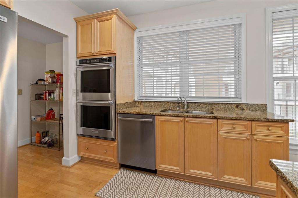 Atlanta, Georgia, 30327, United States, 2 Bedrooms Bedrooms, ,3 BathroomsBathrooms,Residential,For Sale,1895393