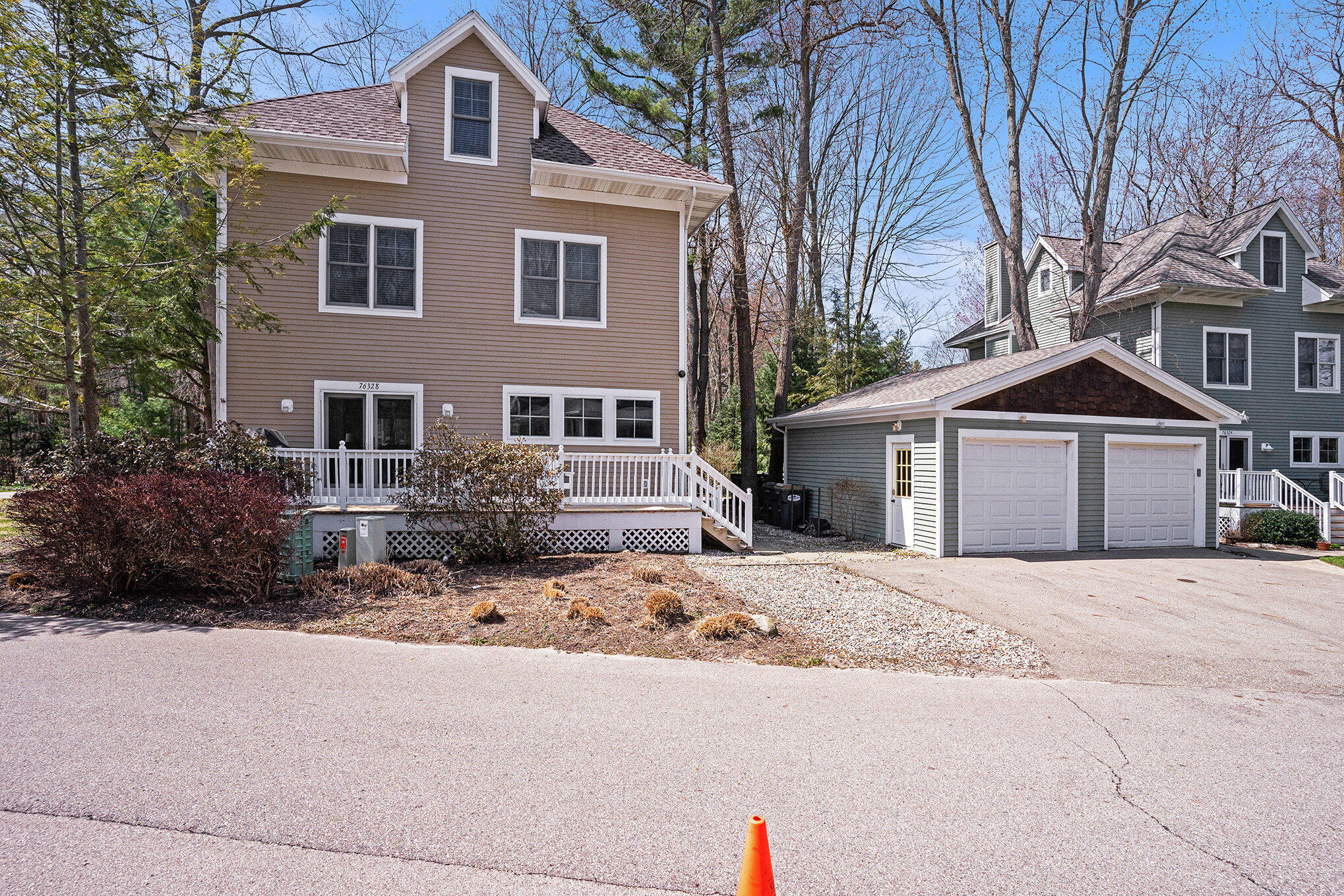 South Haven, Michigan, 49090, United States, 4 Bedrooms Bedrooms, ,4 BathroomsBathrooms,Residential,For Sale,1945011