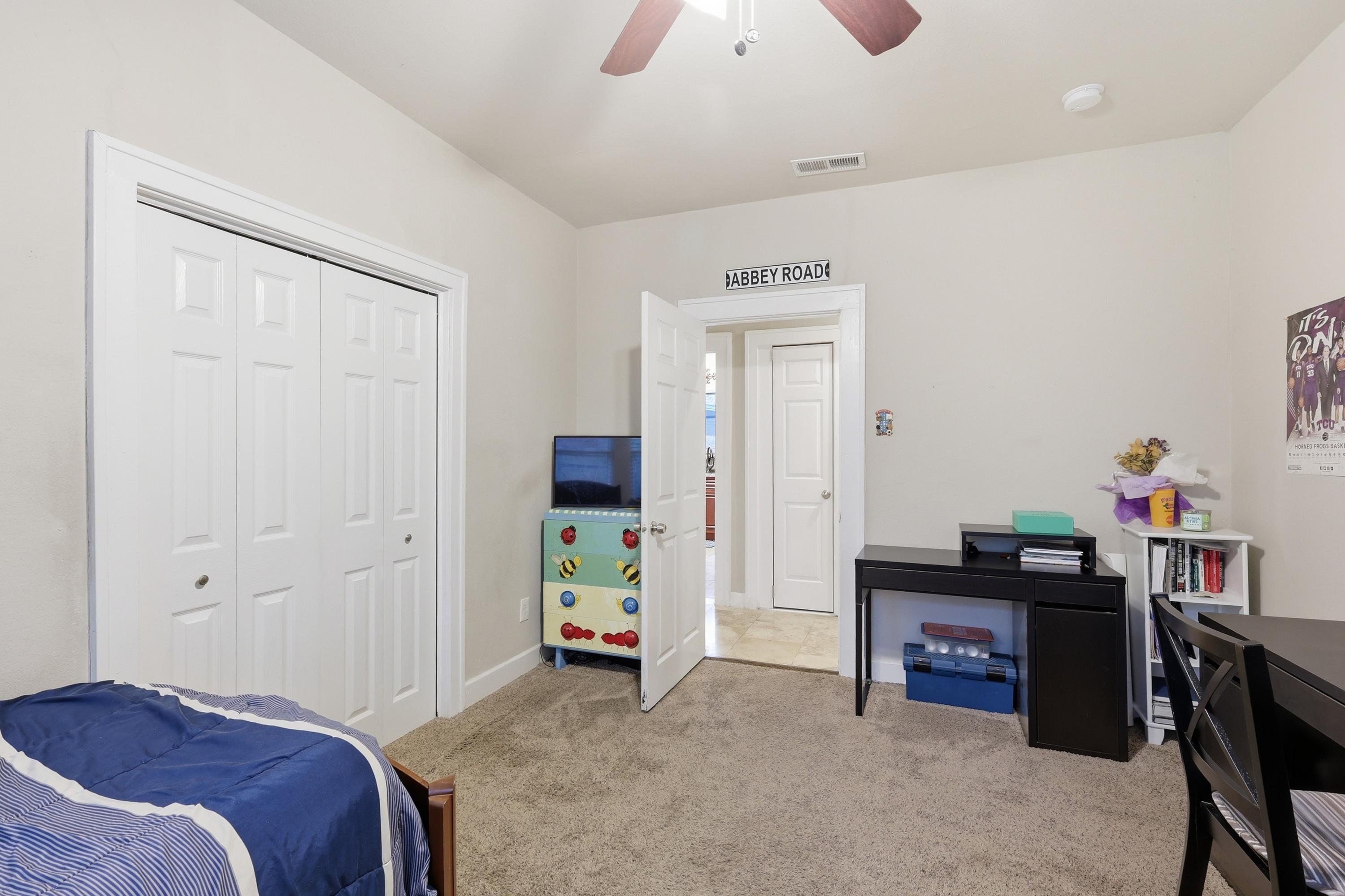  1300 Buck Avenue, Fort Worth, TX, 76110 - 物件實景