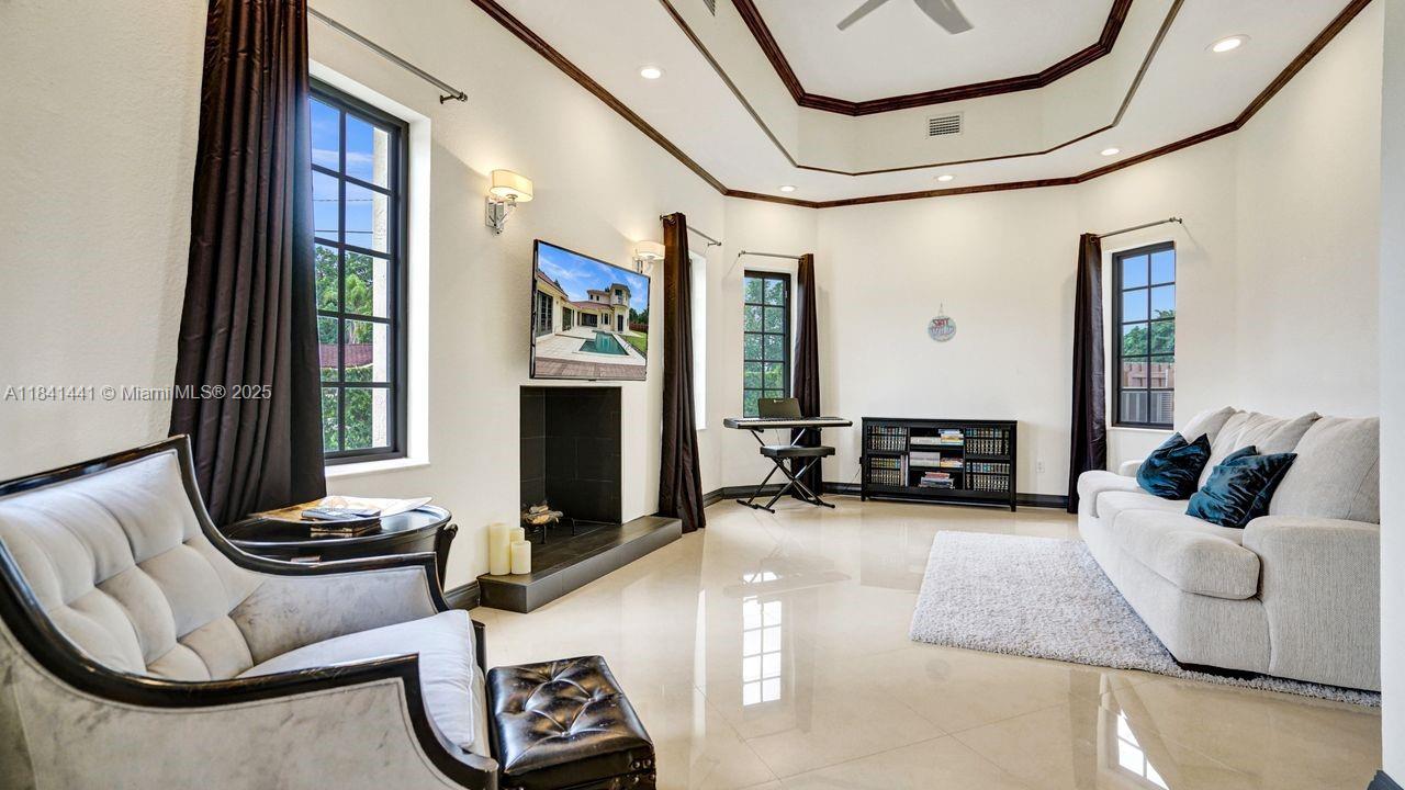Davie, Florida, 33330, United States, 5 Bedrooms Bedrooms, ,5 BathroomsBathrooms,Residential,For Sale,1896833