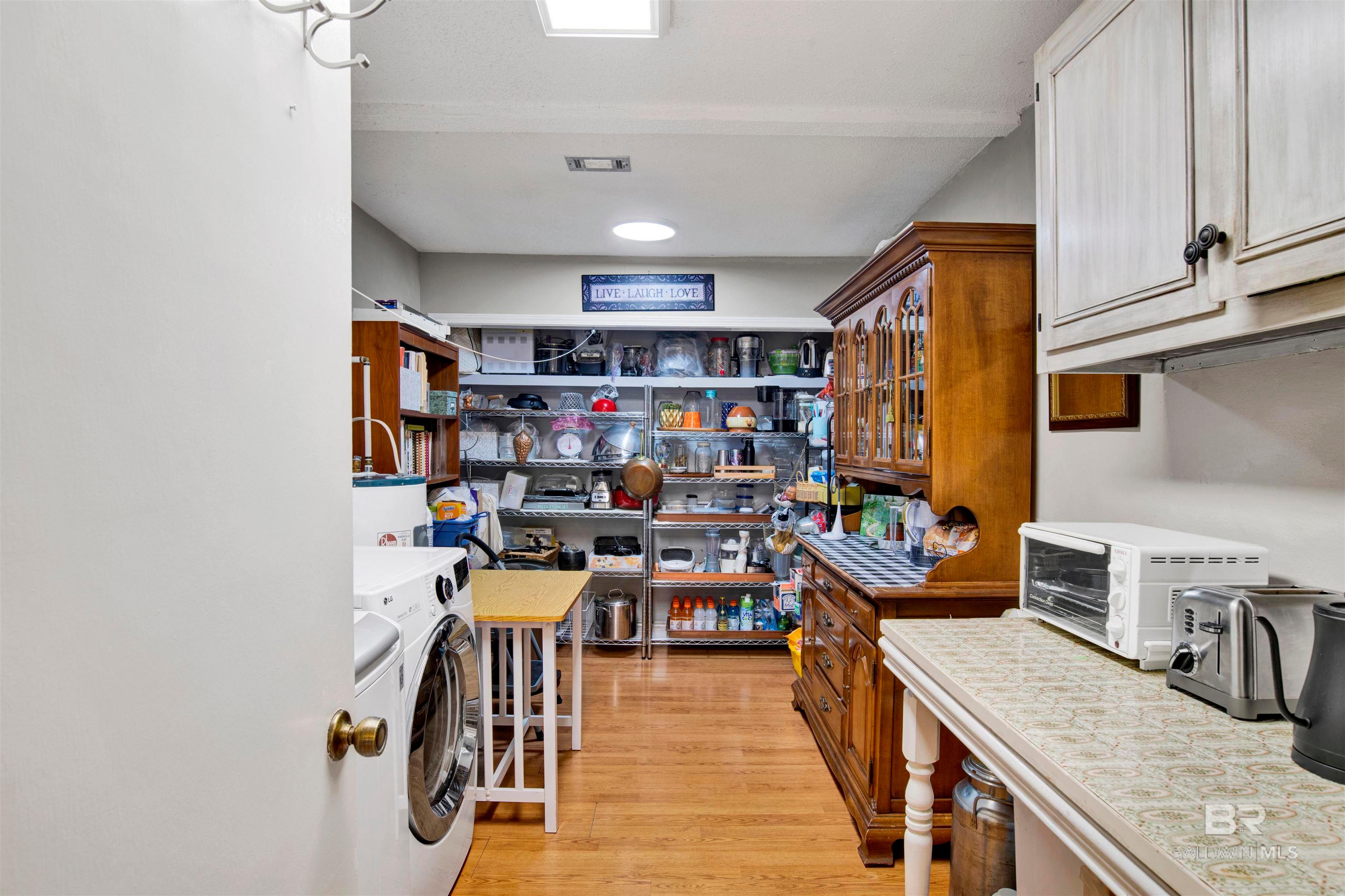 Daphne, Alabama, 36526, United States, 4 Bedrooms Bedrooms, ,3 BathroomsBathrooms,Residential,For Sale,1998896