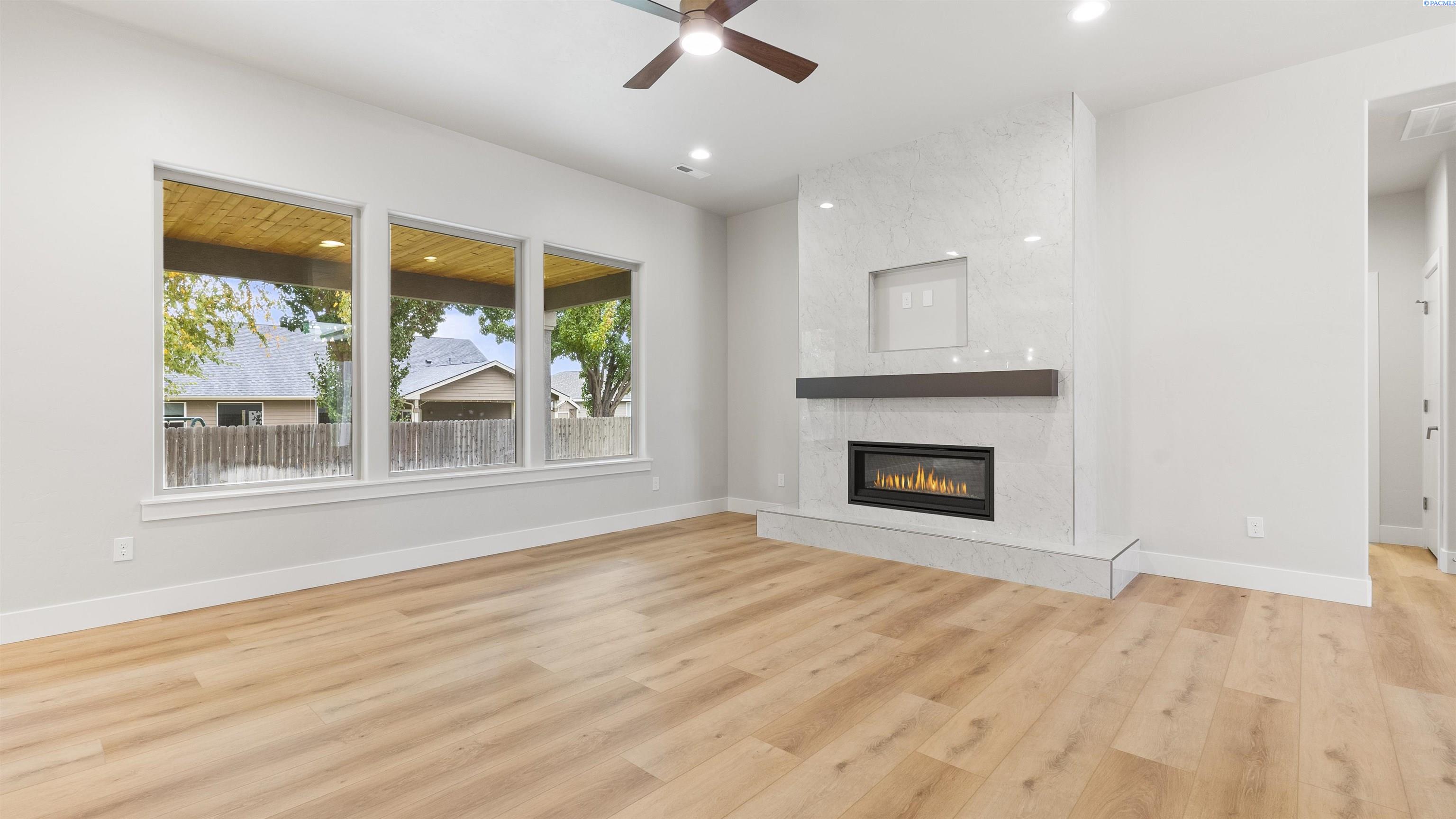 Richland, Washington, 99352, United States, 3 Bedrooms Bedrooms, ,2 BathroomsBathrooms,Residential,For Sale,1991742