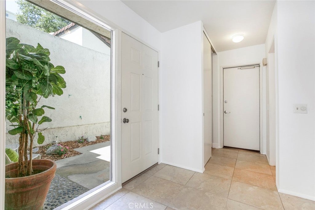 Glendale, California, 91206, United States, 2 Bedrooms Bedrooms, ,3 BathroomsBathrooms,Residential,For Sale,1941682