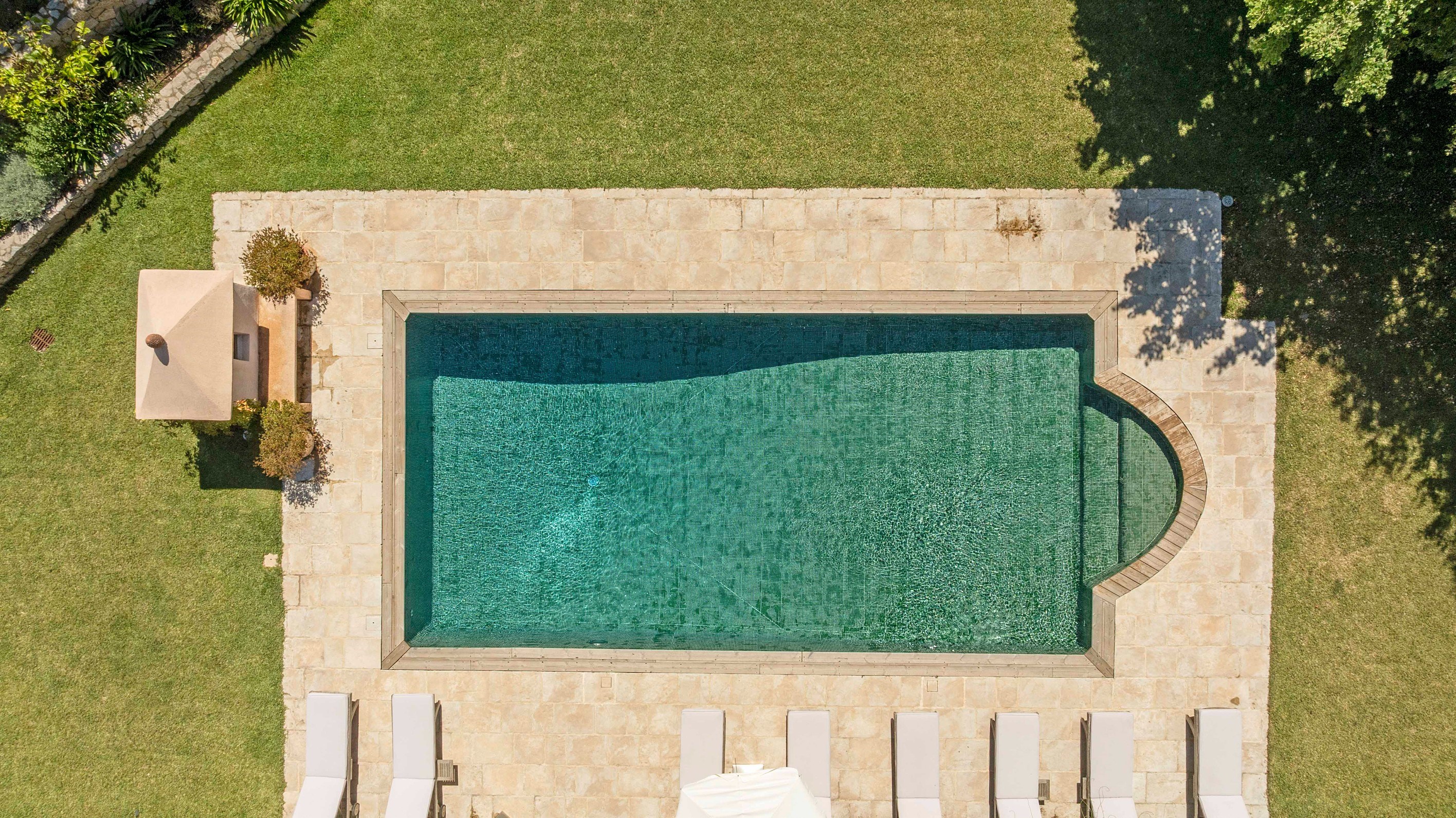  Provençal villa of 210 m² with swimming pool and landscaped garden near Pampelo… - 物件實景