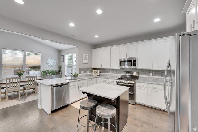 South Jordan, Utah, 84095, United States, 5 Bedrooms Bedrooms, ,4 BathroomsBathrooms,Residential,For Sale,1979432