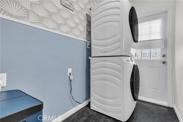Downey, California, 90241, United States, 3 Bedrooms Bedrooms, ,2 BathroomsBathrooms,Residential,For Sale,1914661