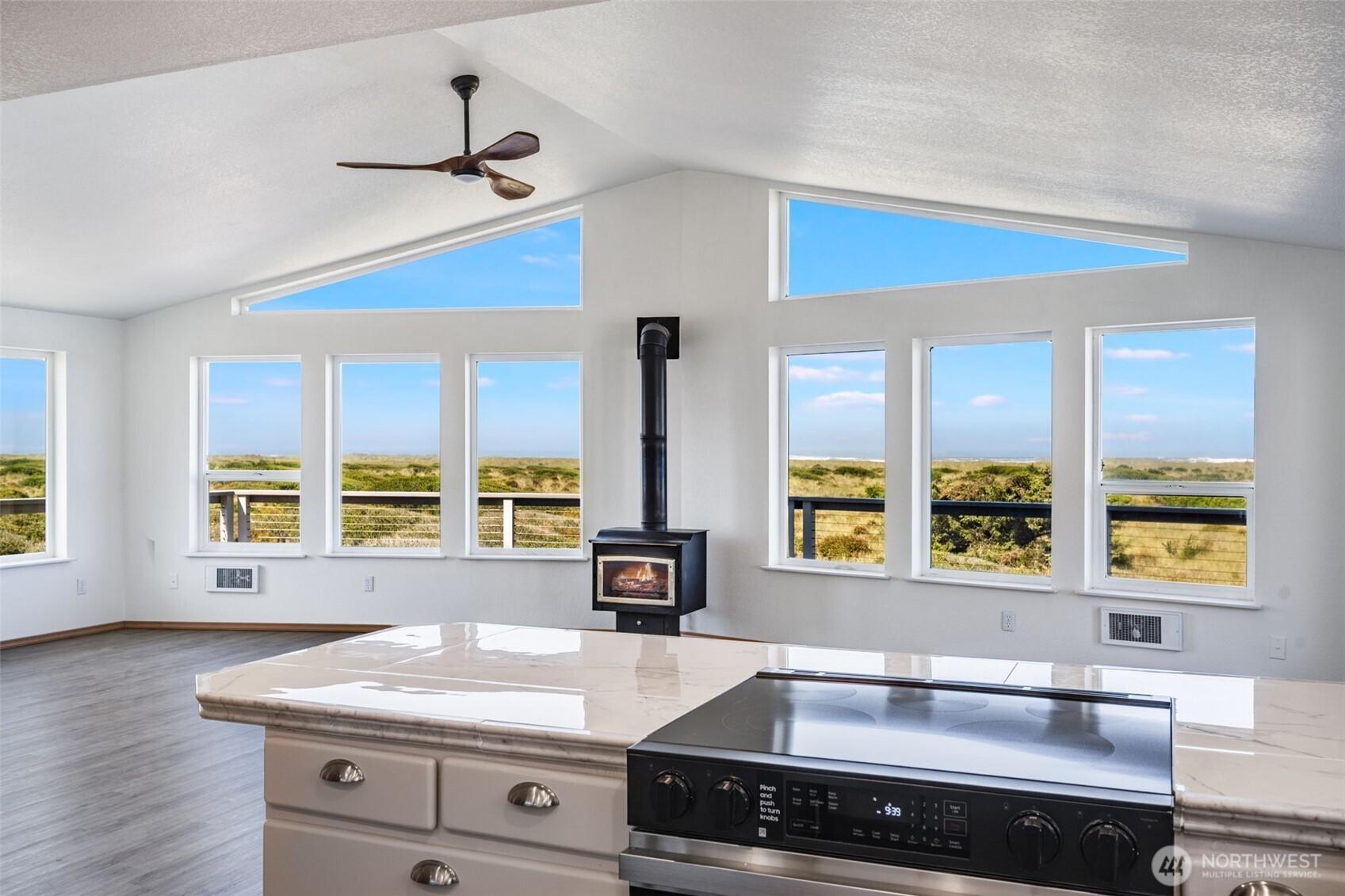 OCEAN SHORES, Washington, 98569, United States, 3 Bedrooms Bedrooms, ,3 BathroomsBathrooms,Residential,For Sale,1918450