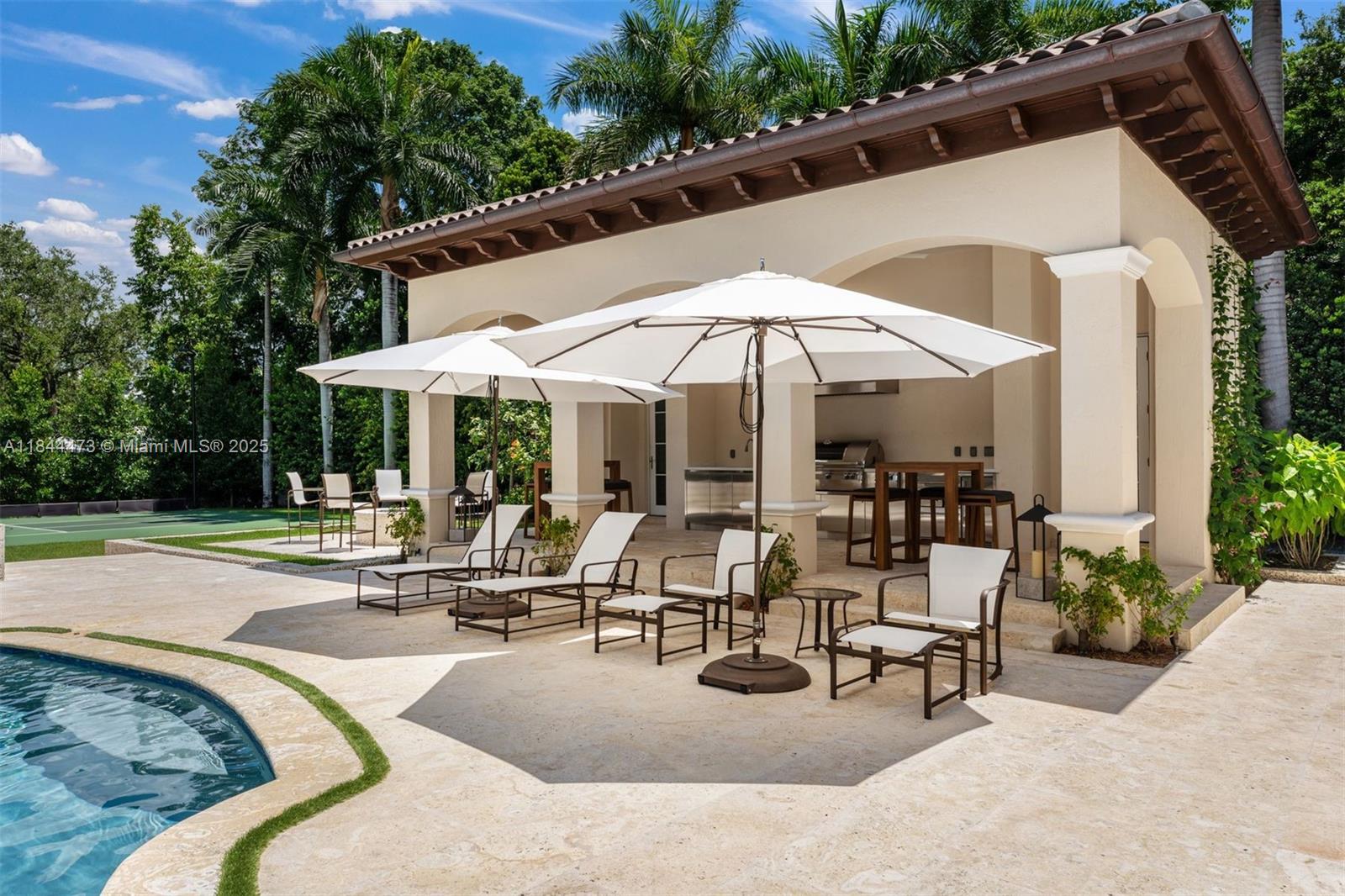 Miami, Florida, 33143, United States, 7 Bedrooms Bedrooms, ,10 BathroomsBathrooms,Residential,For Sale,1927451