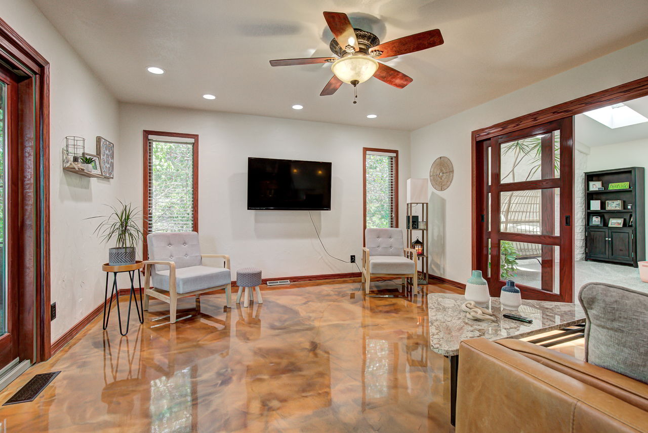 Enid, Oklahoma, 73703, United States, 4 Bedrooms Bedrooms, ,3 BathroomsBathrooms,Residential,For Sale,1810033