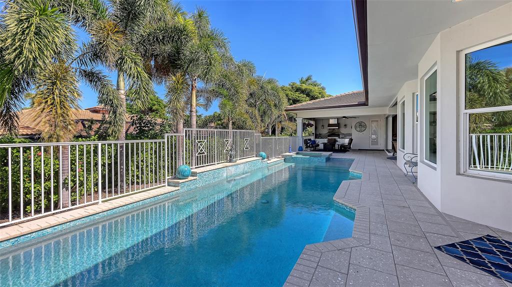 Sarasota, Florida, 34236, United States, 3 Bedrooms Bedrooms, ,4 BathroomsBathrooms,Residential,For Sale,1987814