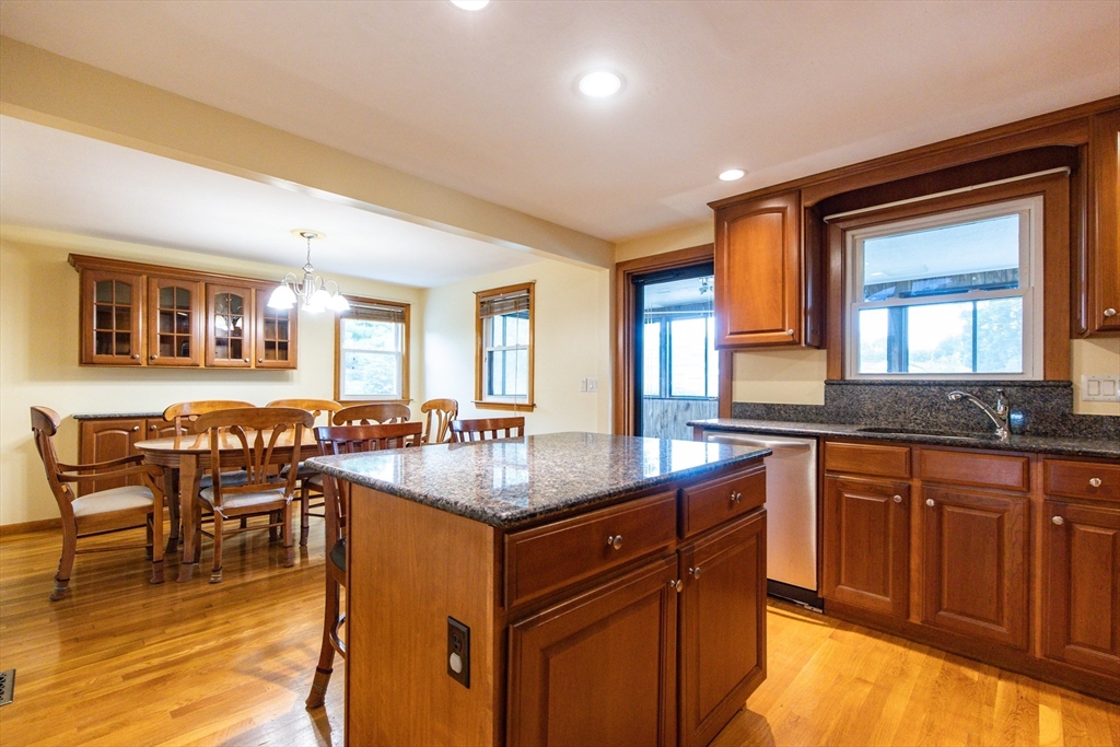 Stoughton, Massachusetts, 02072, United States, 4 Bedrooms Bedrooms, ,2 BathroomsBathrooms,Residential,For Sale,1976018