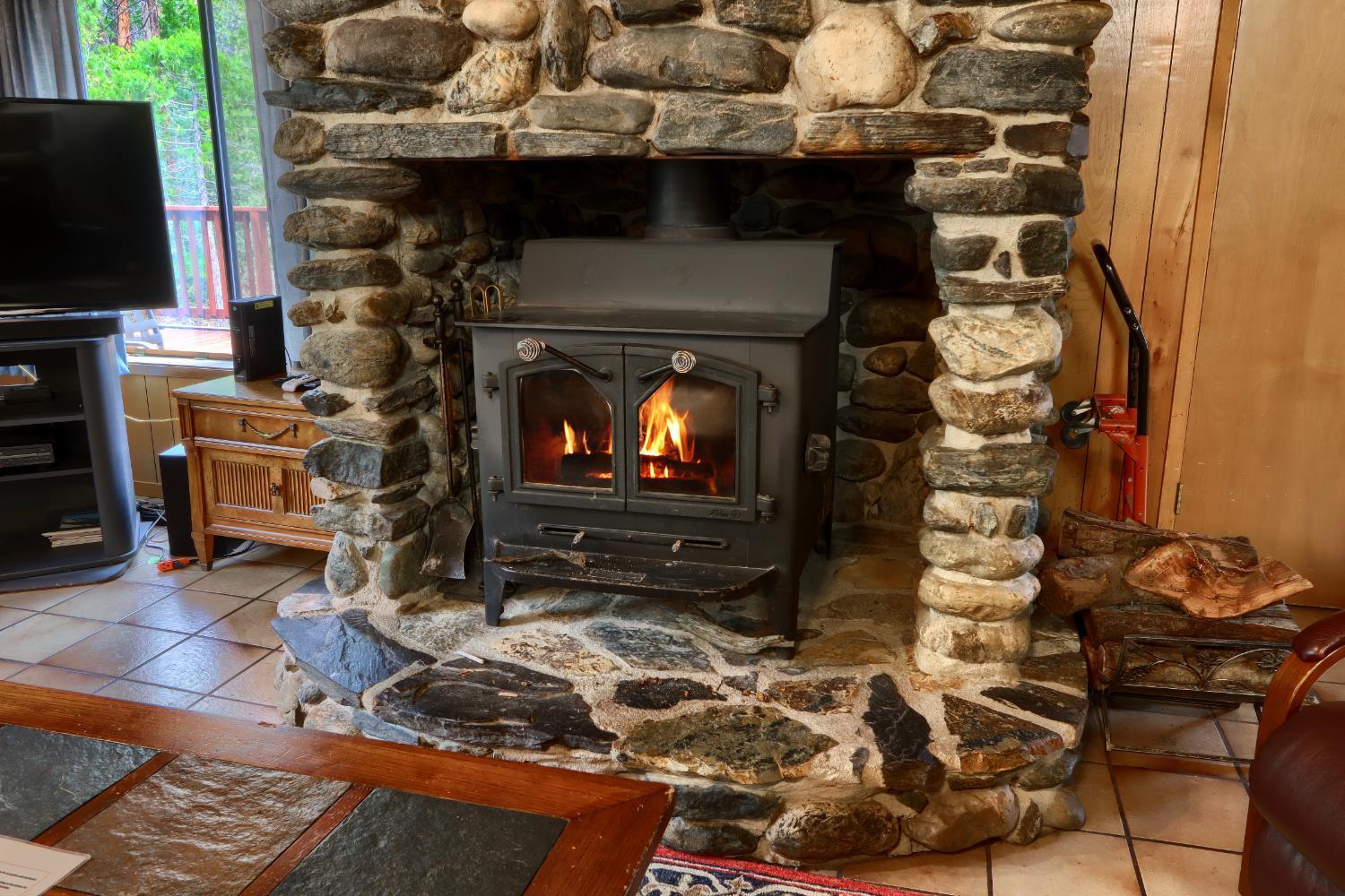 Wawona, California, 95389, United States, 3 Bedrooms Bedrooms, ,2 BathroomsBathrooms,Residential,For Sale,1998030