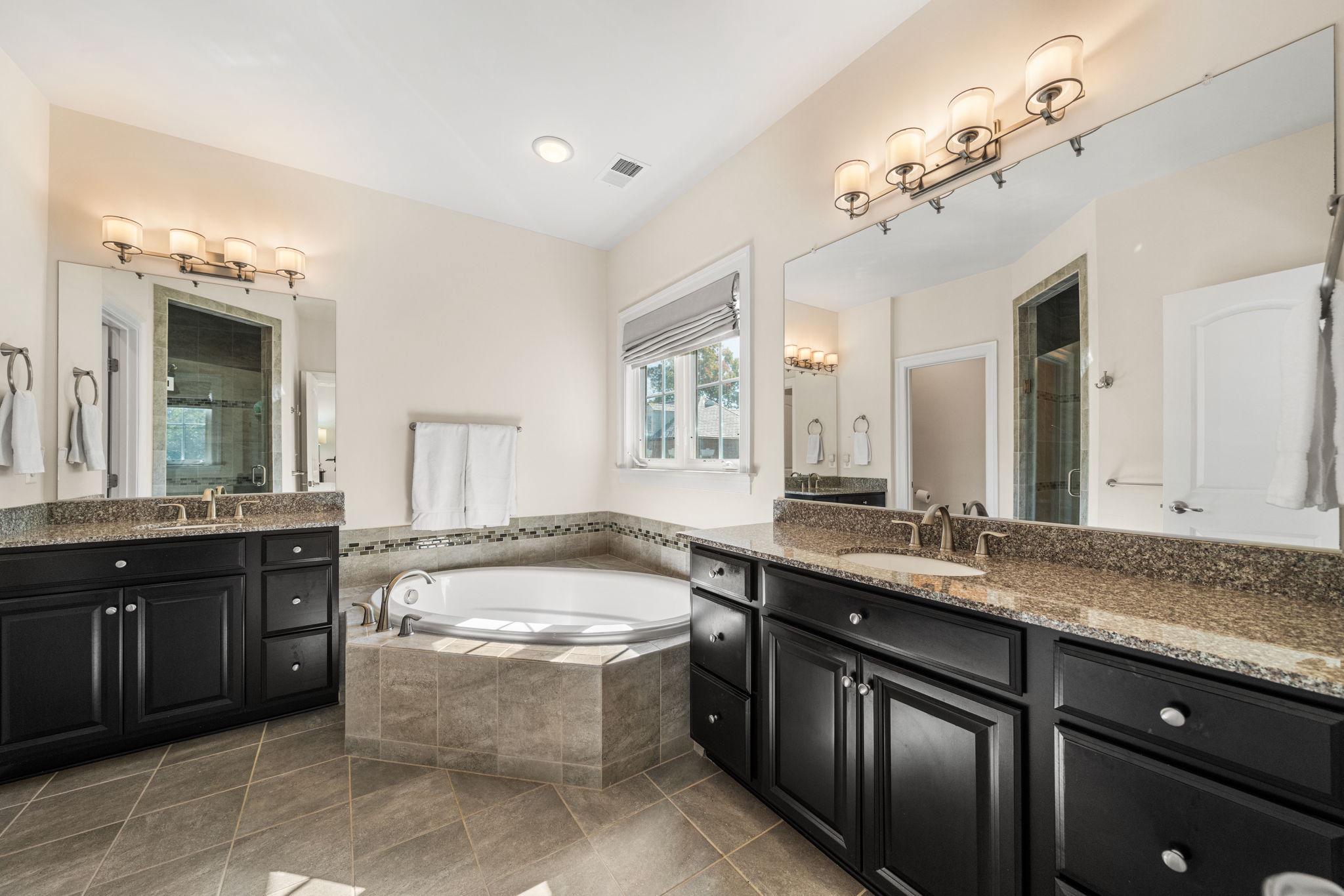  1385 Bishop Crest Court, Alexandria, VA, 22308 - 物件實景