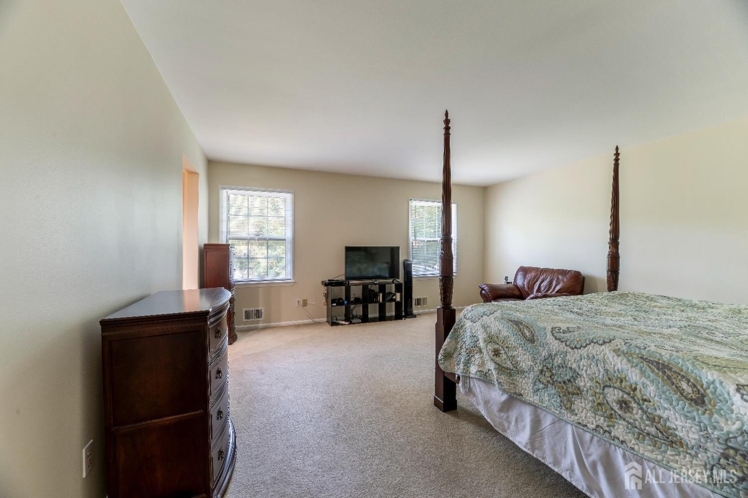 Edison, New Jersey, 08820, United States, 4 Bedrooms Bedrooms, ,3 BathroomsBathrooms,Residential,For Sale,1908022