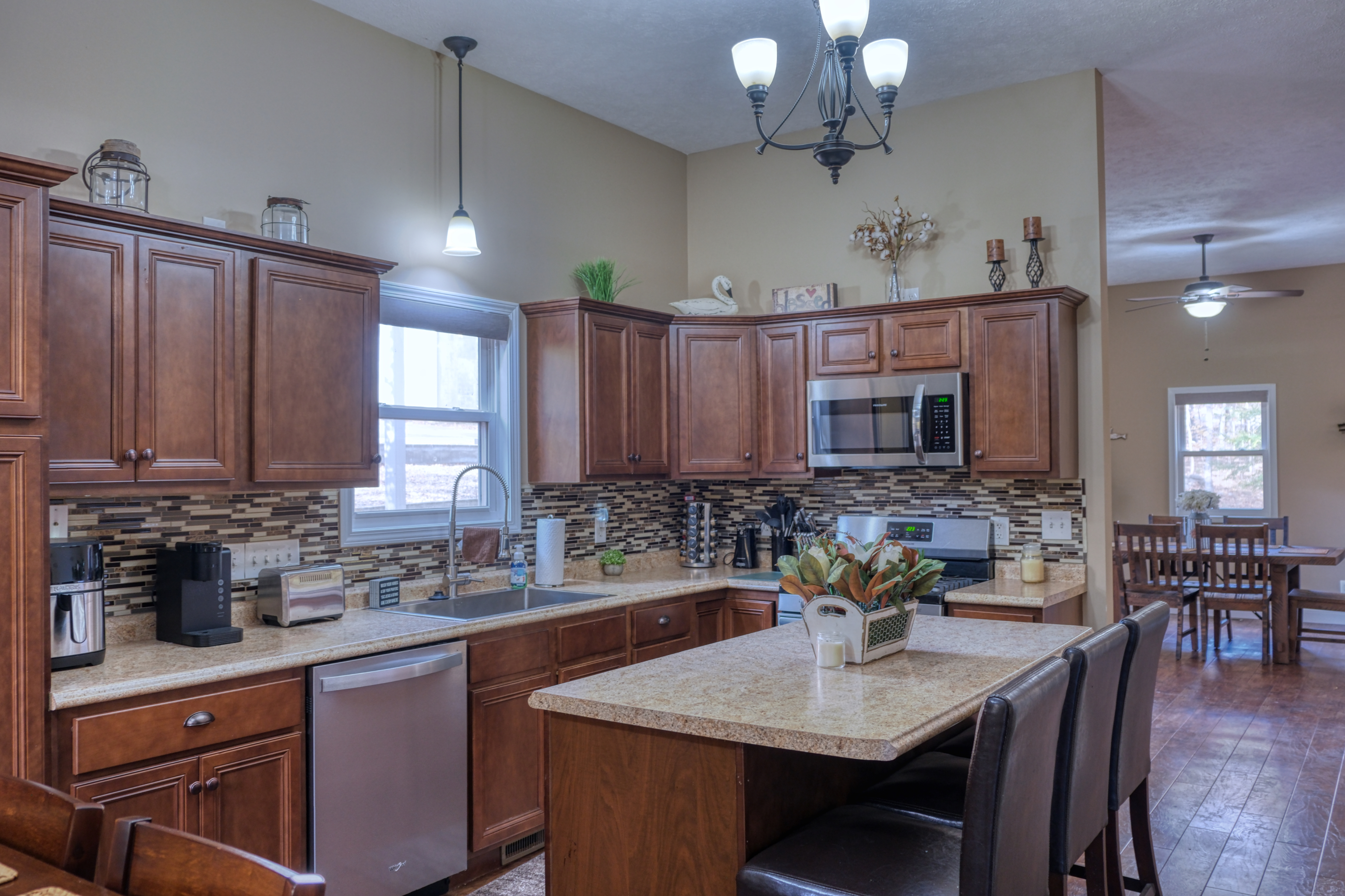 Goreville, Illinois, 62939, United States, 3 Bedrooms Bedrooms, ,3 BathroomsBathrooms,Residential,For Sale,1997720