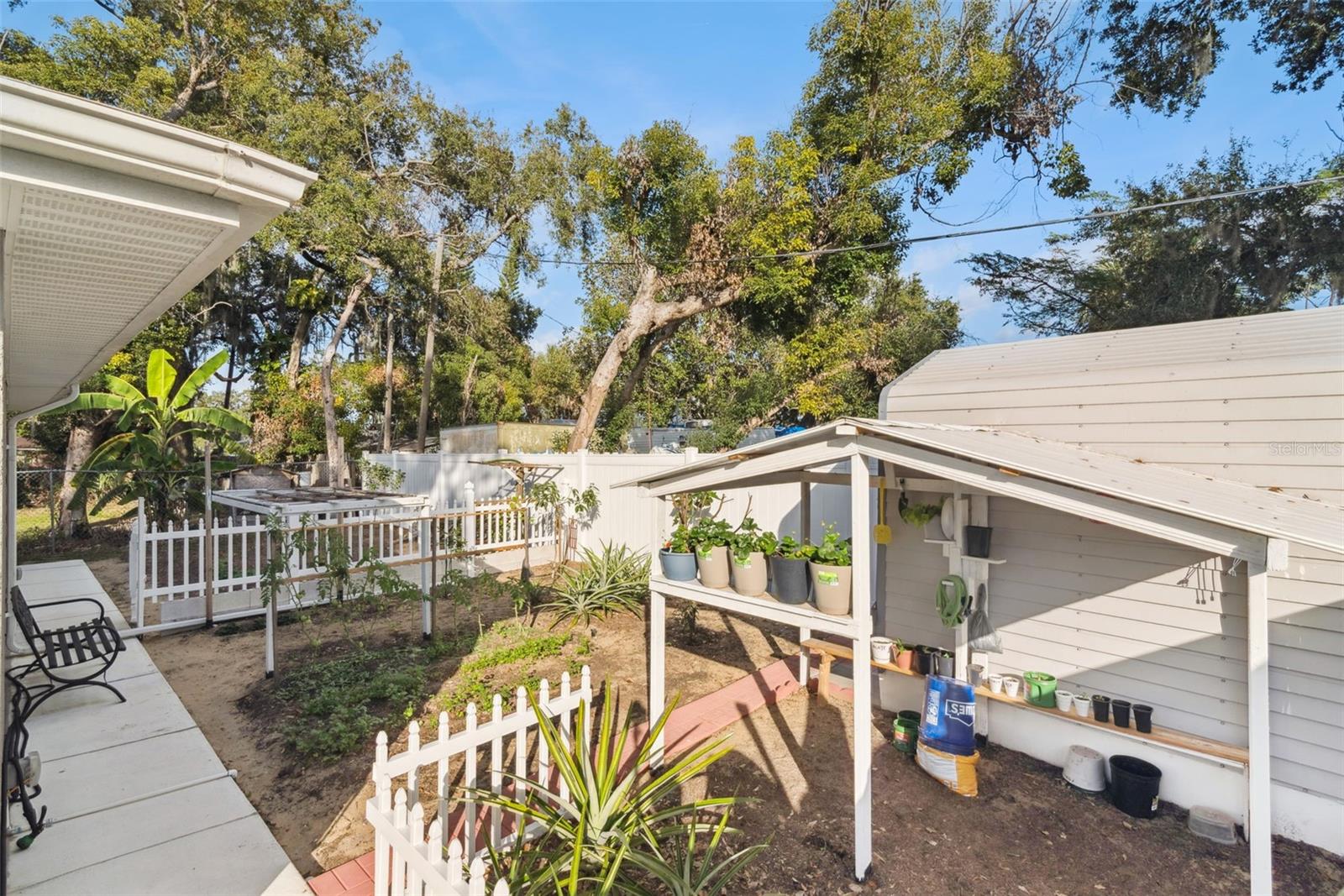 EUSTIS, Florida, 32726, United States, 6 Bedrooms Bedrooms, ,Residential,For Sale,2005455