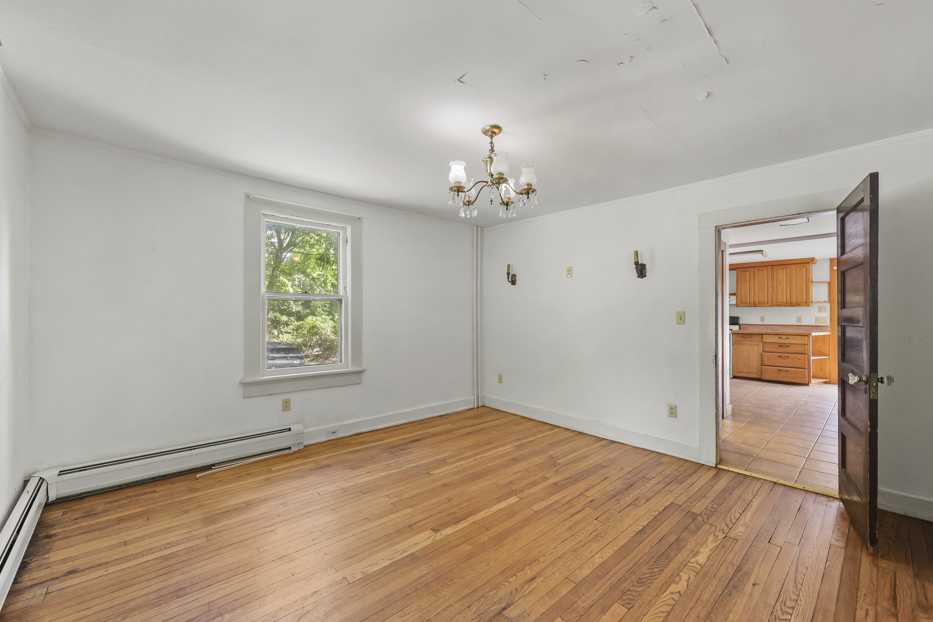  CHARMING STOCKBRIDGE 4-BED HOME AWAITS YOUR VISION - 物件實景