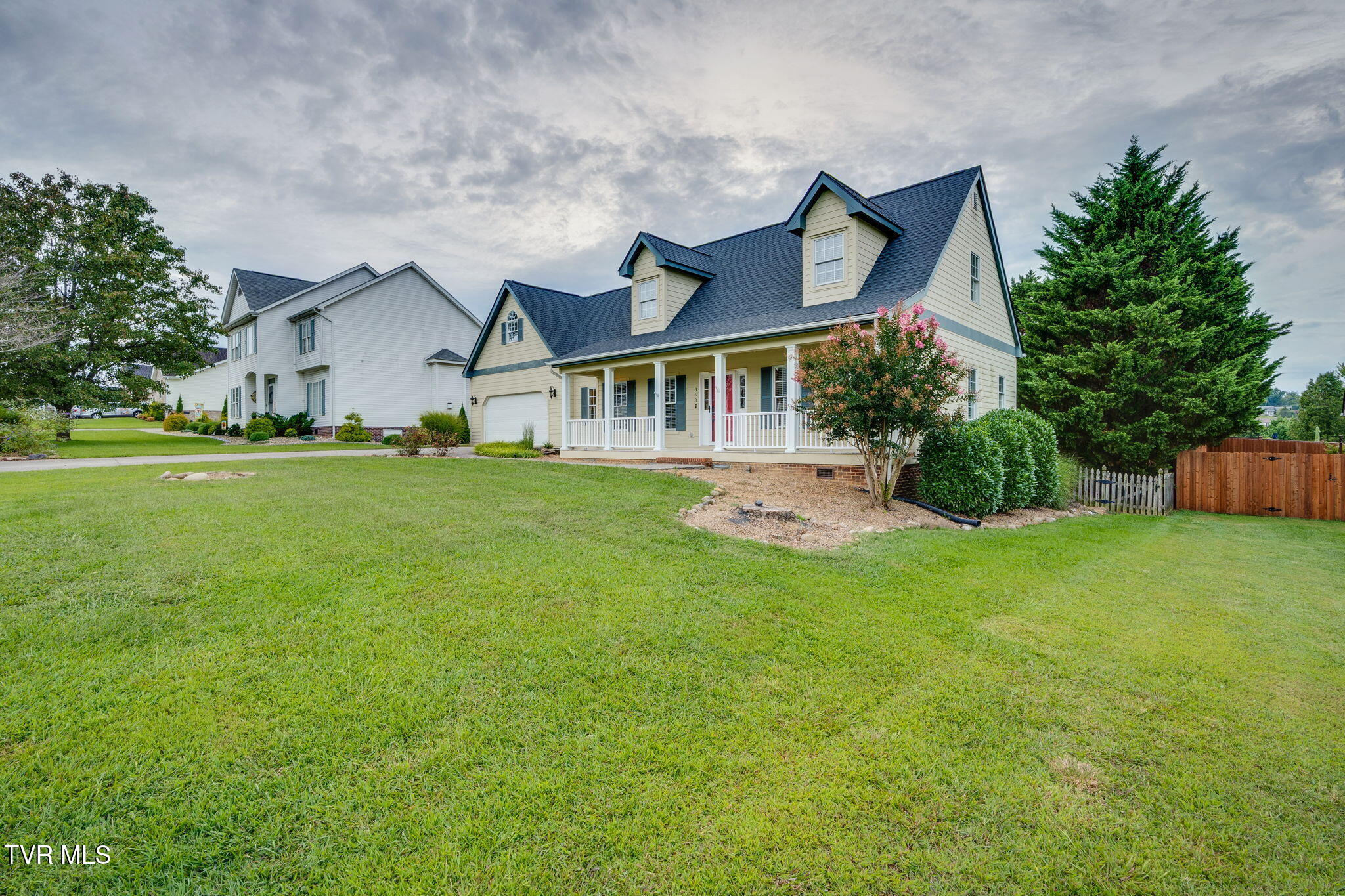 Gray, Tennessee, 37615, United States, 3 Bedrooms Bedrooms, ,4 BathroomsBathrooms,Residential,For Sale,1978151