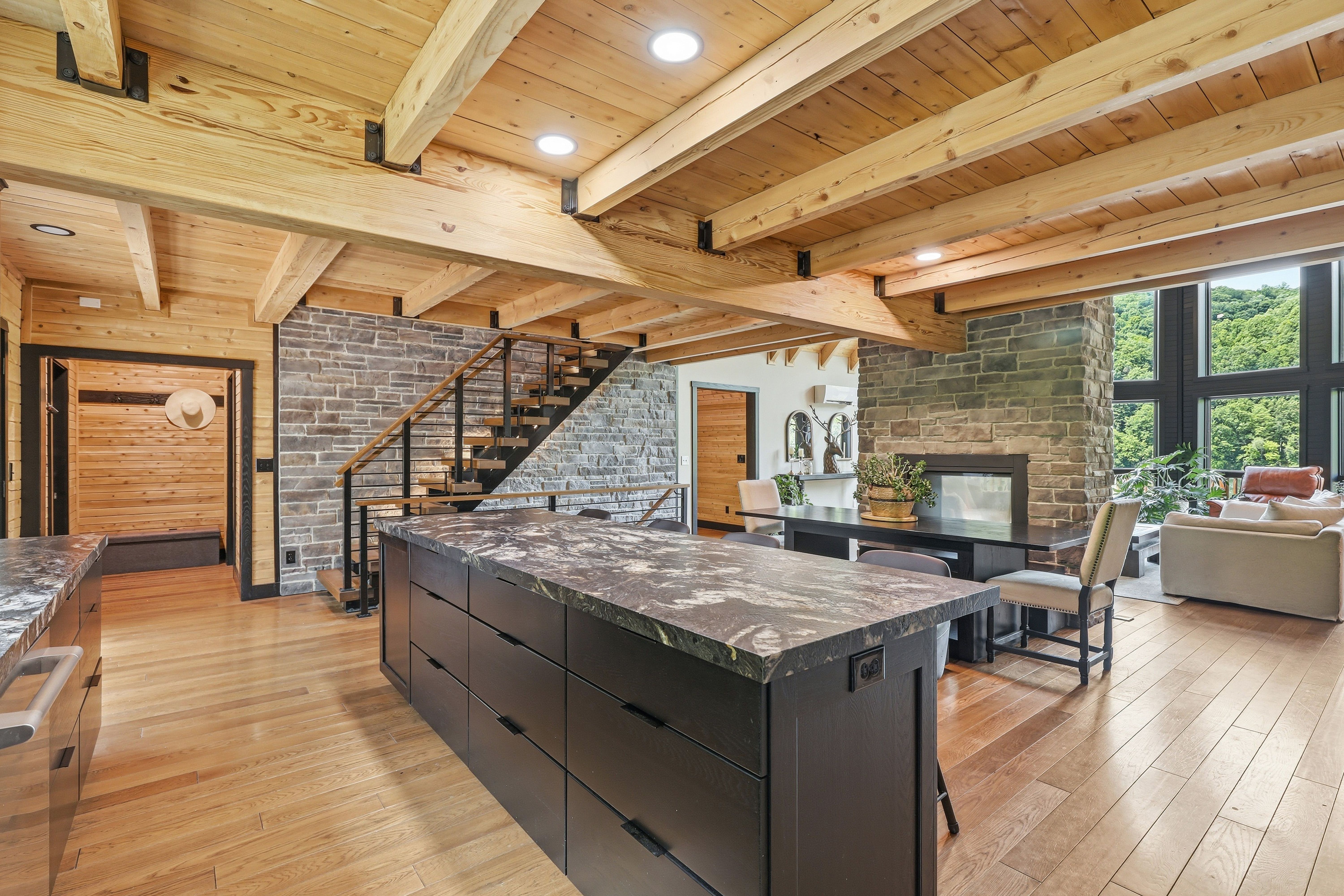  1050 Wattersonville Road, Allegheny Riverfront - 物件實景