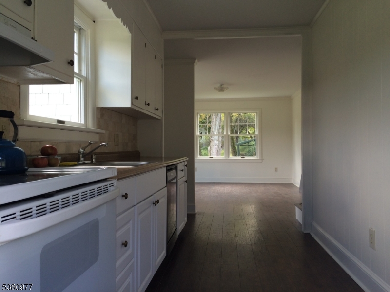 Andover Twp., New Jersey, 07860, United States, 4 Bedrooms Bedrooms, ,3 BathroomsBathrooms,Residential,For Sale,1941972