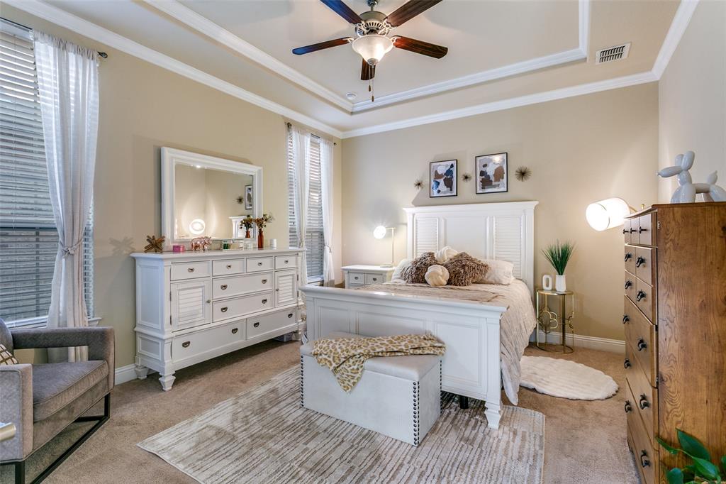 Euless, Texas, 76039, United States, 4 Bedrooms Bedrooms, ,4 BathroomsBathrooms,Residential,For Sale,2003508