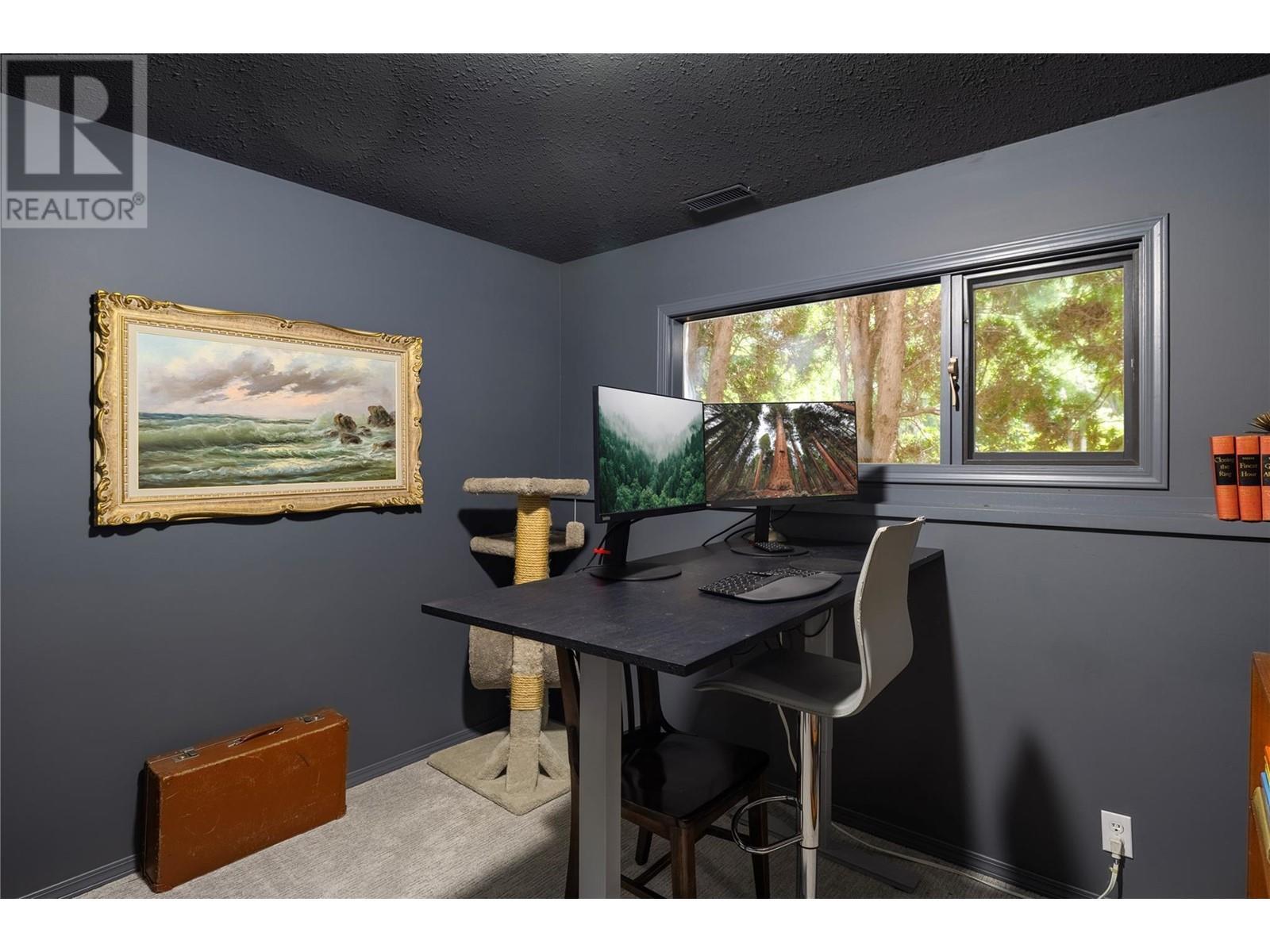 SPALLUMCHEEN, British Columbia, V4Y 0S8, CA, 5 Bedrooms Bedrooms, ,2 BathroomsBathrooms,Residential,For Sale,1950720