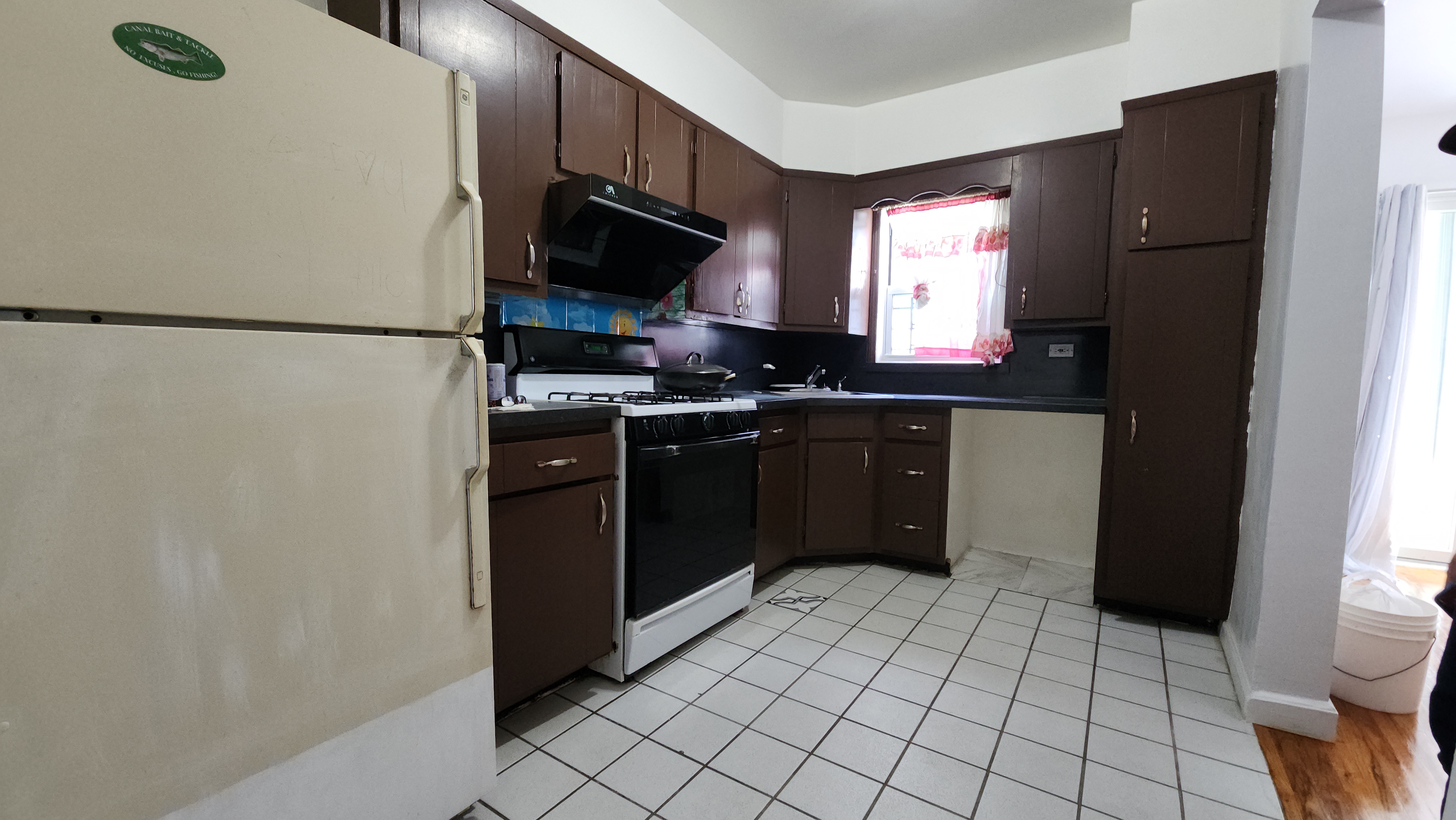 Elmhurst, New York, 11373, United States, 5 Bedrooms Bedrooms, ,2 BathroomsBathrooms,Residential,For Sale,1943620