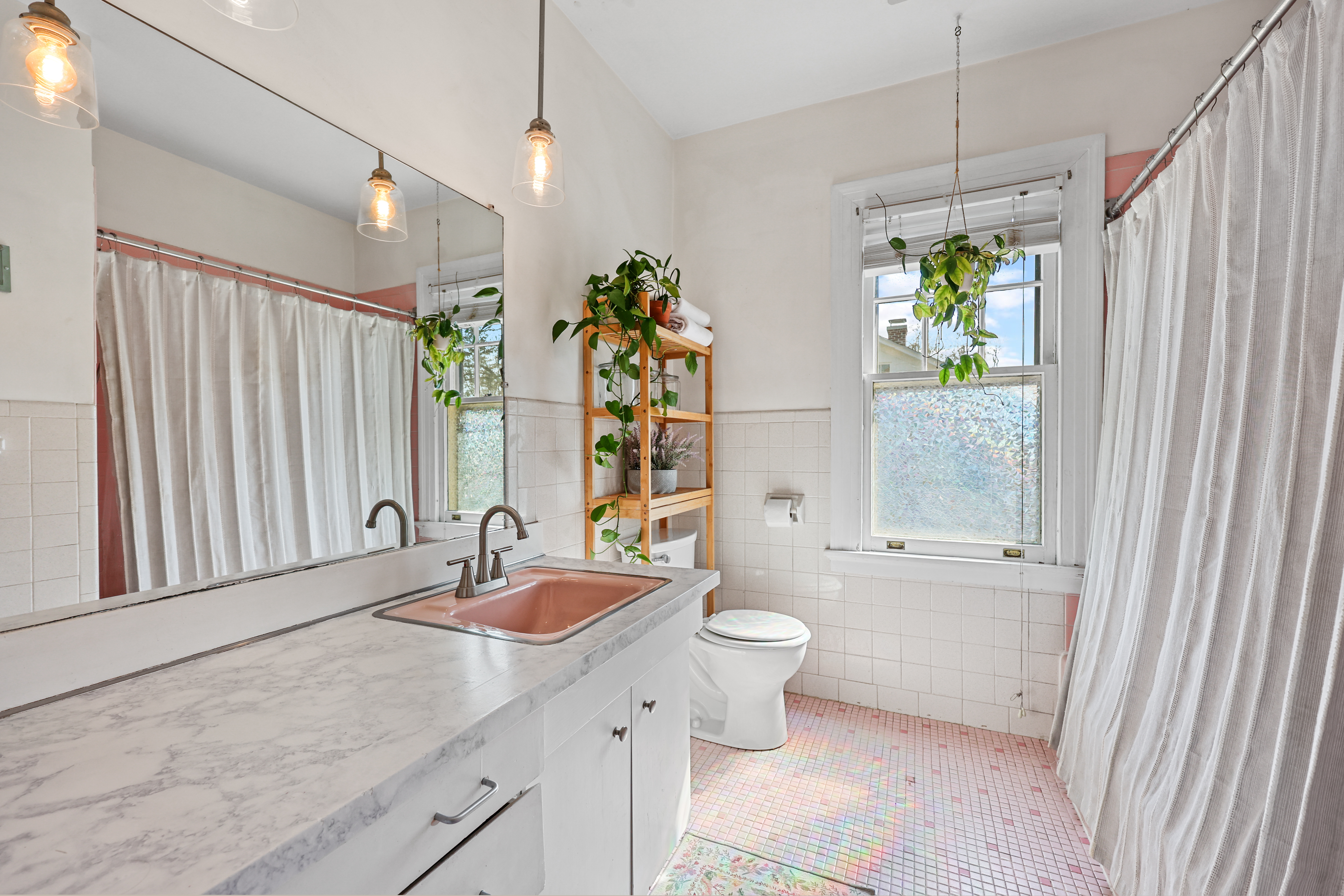  1720 Whitney Avenue - 物件實景