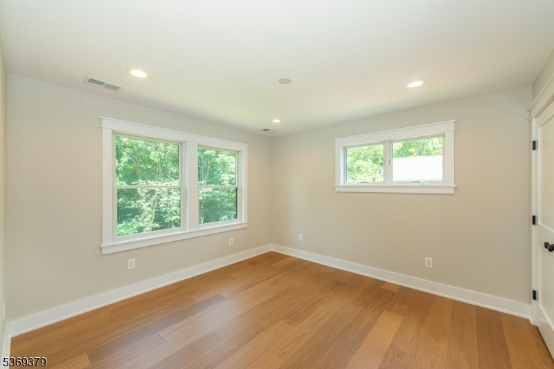 Essex Fells Twp., New Jersey, 07021, United States, 4 Bedrooms Bedrooms, ,4 BathroomsBathrooms,Residential,For Sale,1885303