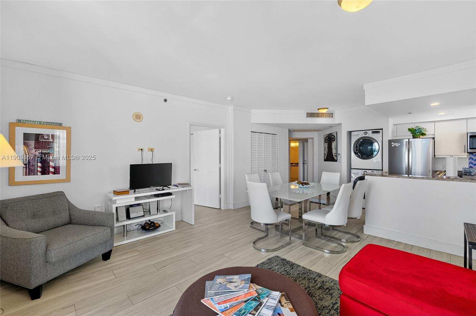 Miami, Florida, 33133, United States, 3 Bedrooms Bedrooms, ,4 BathroomsBathrooms,Residential,For Sale,1989266