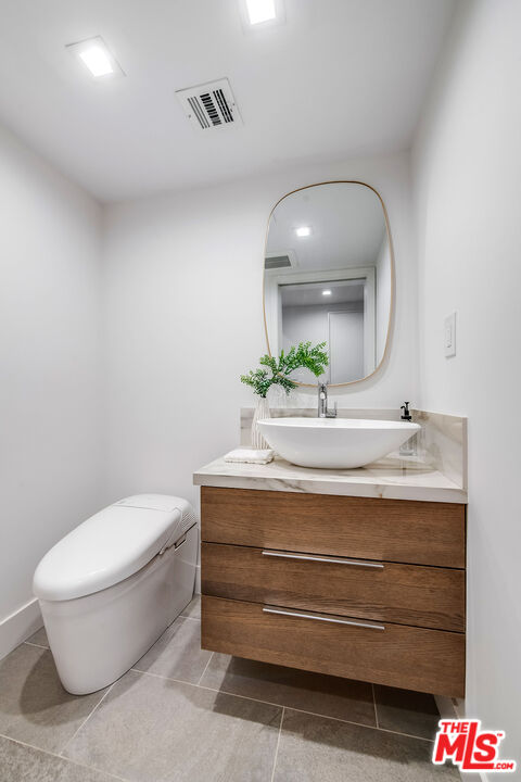 Beverly Hills, California, 90210, United States, 1 Bedroom Bedrooms, ,2 BathroomsBathrooms,Residential,For Sale,1902812