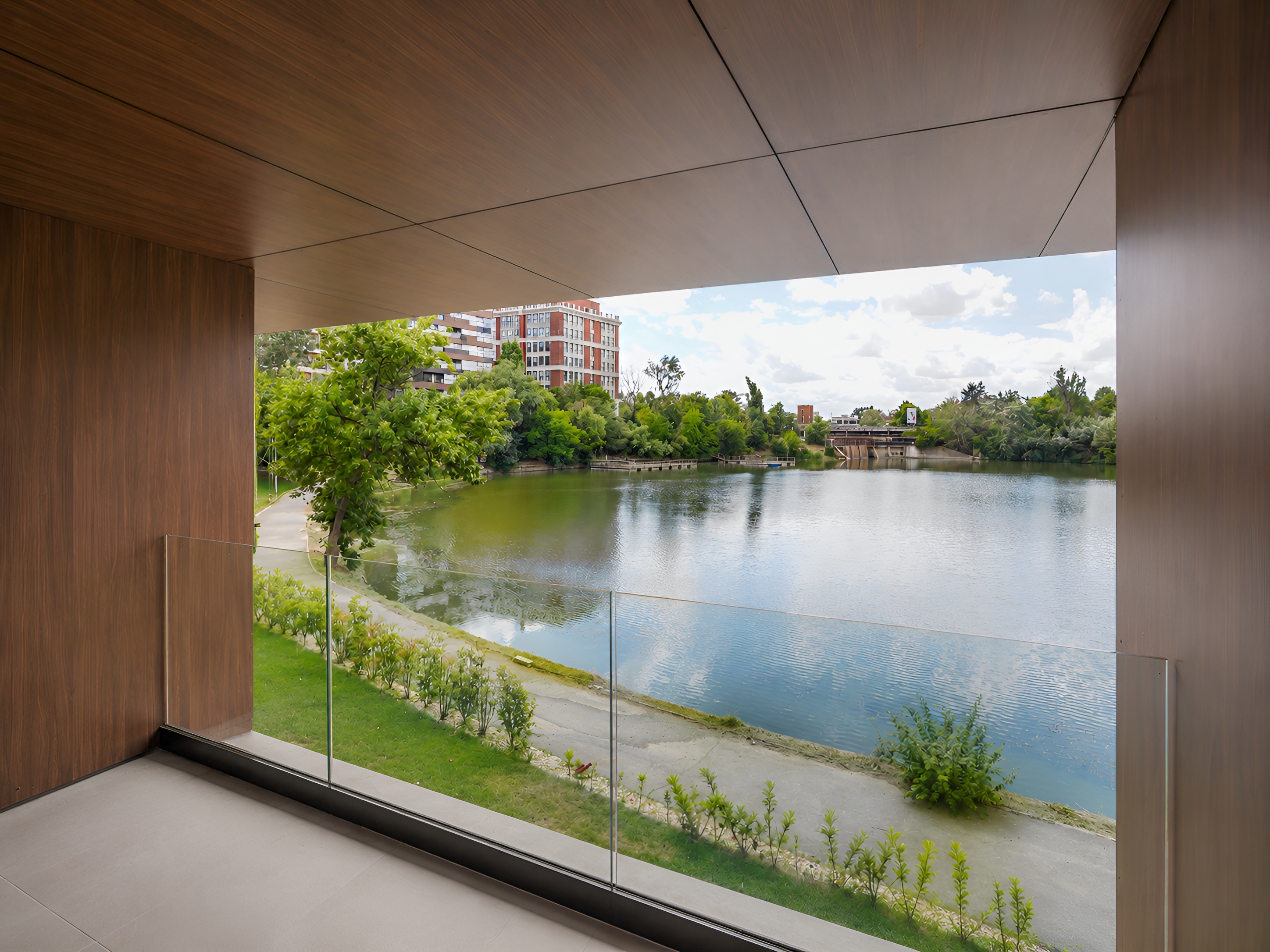  Seven-Room Waterfront Apartment Directly at Lake Level on Lake Floreasca - 物件實景