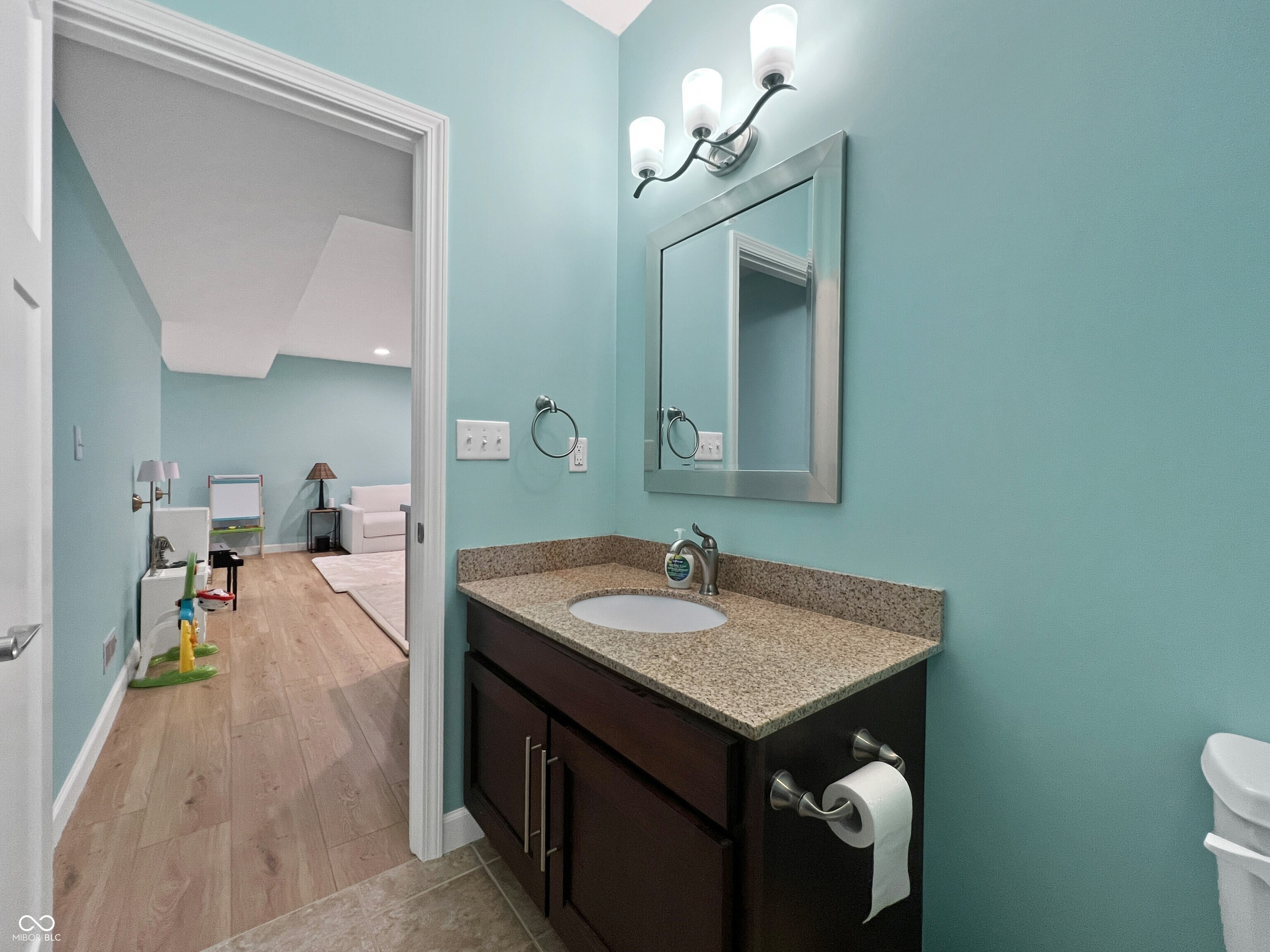 Columbus, Indiana, 47201, United States, 5 Bedrooms Bedrooms, ,4 BathroomsBathrooms,Residential,For Sale,2048800