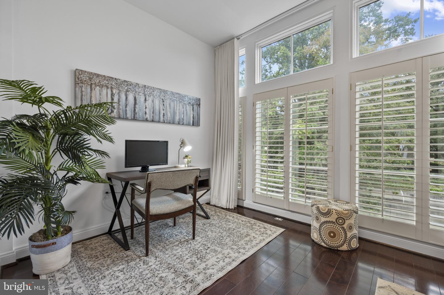 Washington, District of Columbia, 20009, United States, 2 Bedrooms Bedrooms, ,3 BathroomsBathrooms,Residential,For Sale,1950810
