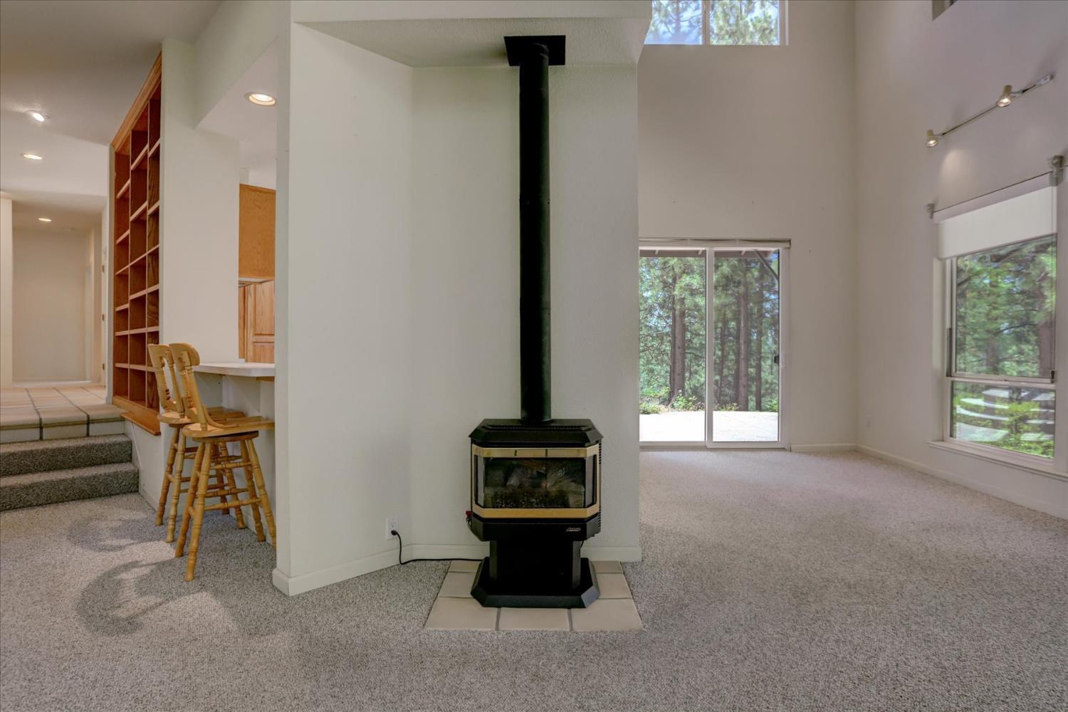 Nevada City, California, 95959, United States, 3 Bedrooms Bedrooms, ,3 BathroomsBathrooms,Residential,For Sale,1928446