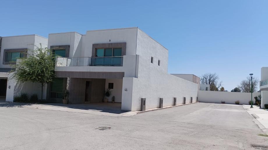 Circuito Primavera, Torreón, Coahuila de Zaragoza, 27018, Mexico, 3 Bedrooms Bedrooms, ,3 BathroomsBathrooms,Residential,For Sale,Circuito Primavera,1620692