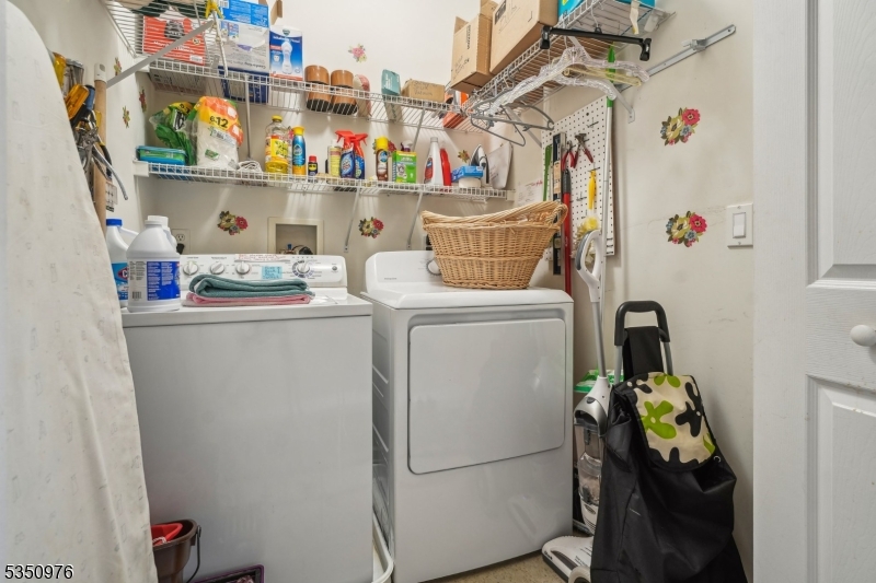 Rockaway Twp., New Jersey, 07866, United States, 2 Bedrooms Bedrooms, ,2 BathroomsBathrooms,Residential,For Sale,1770221
