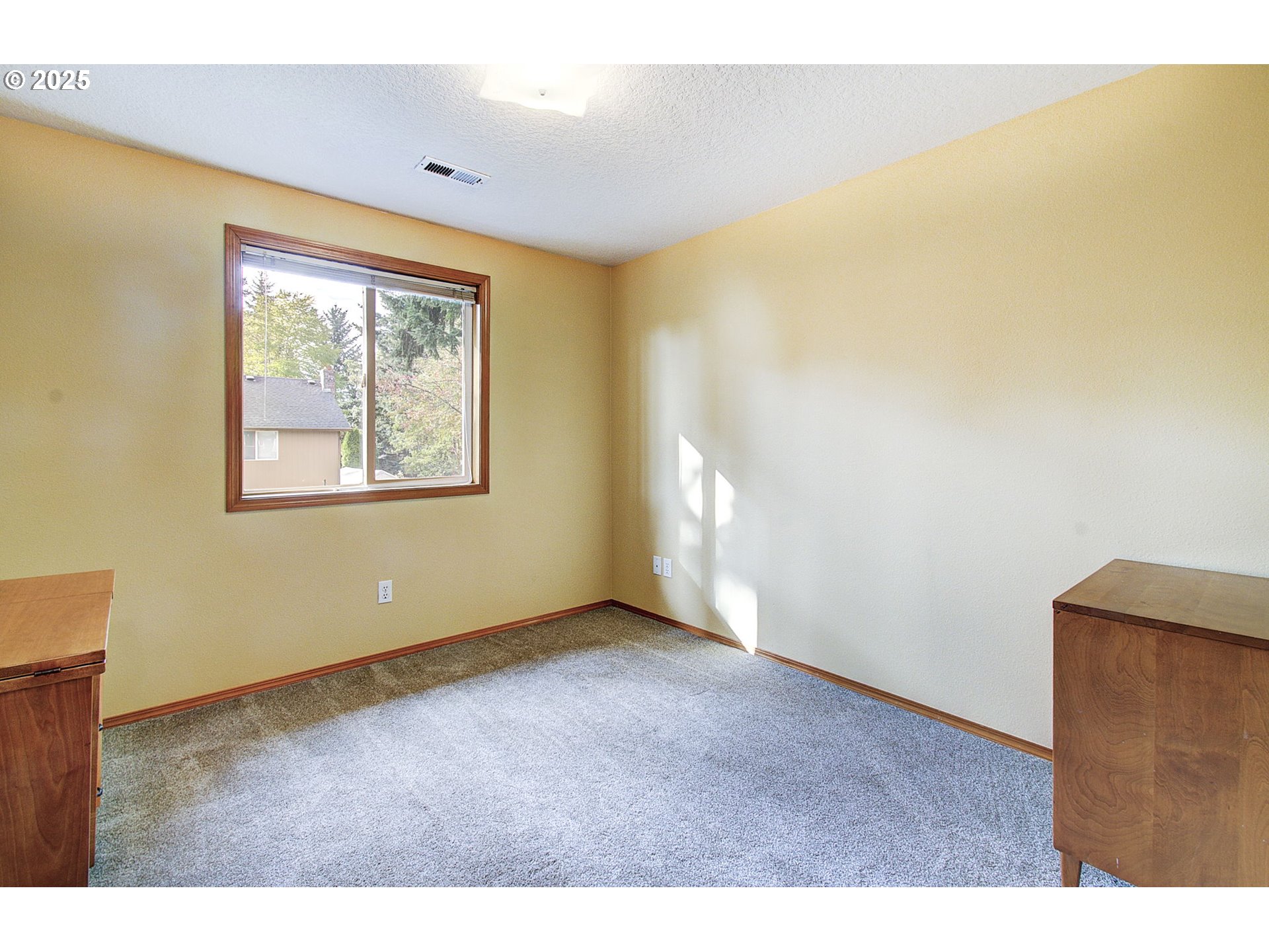 Vancouver, Washington, 98682, United States, 5 Bedrooms Bedrooms, ,2 BathroomsBathrooms,Residential,For Sale,1960413