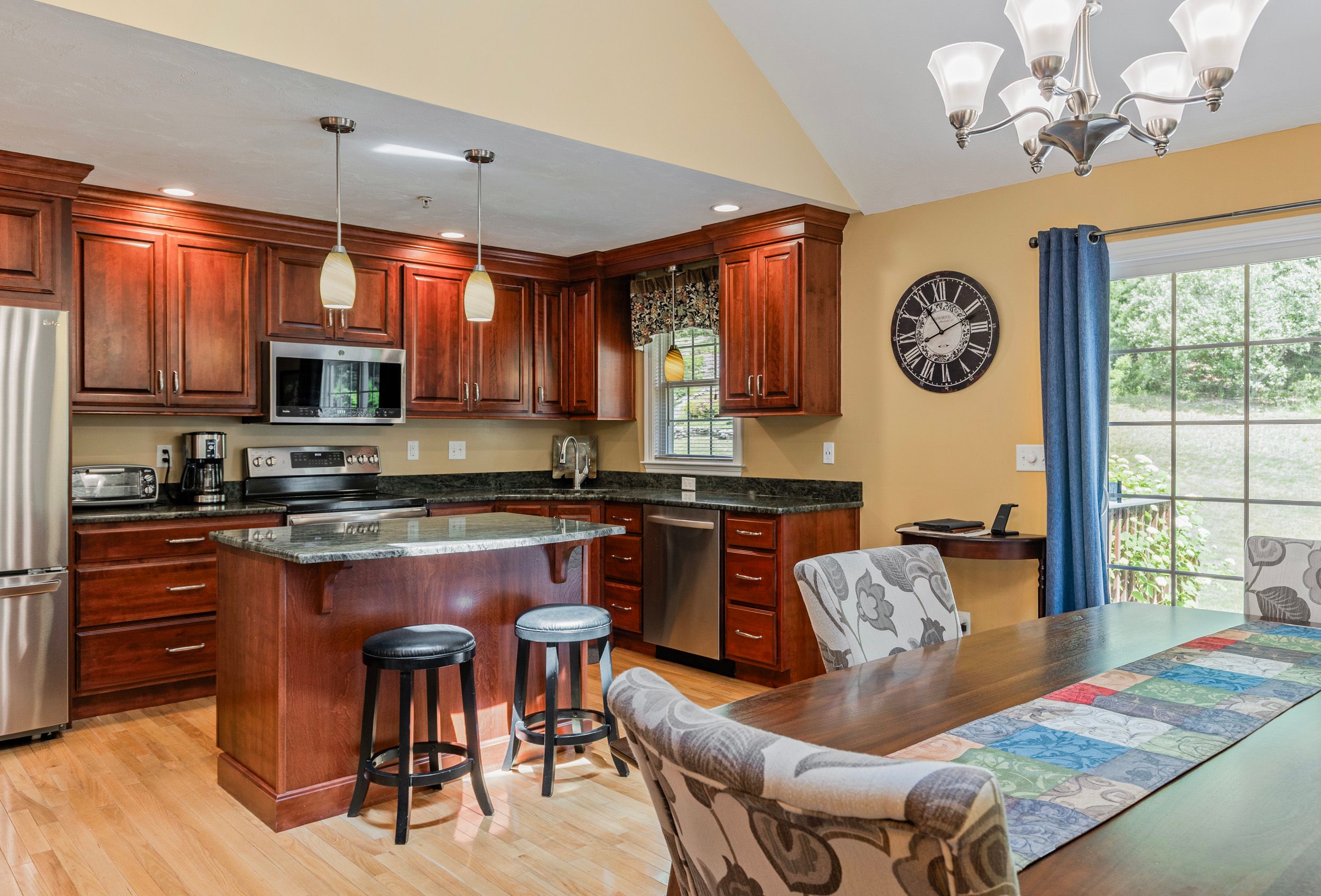  16 Ashton Lane, Millbury, MA 01527 - 物件實景