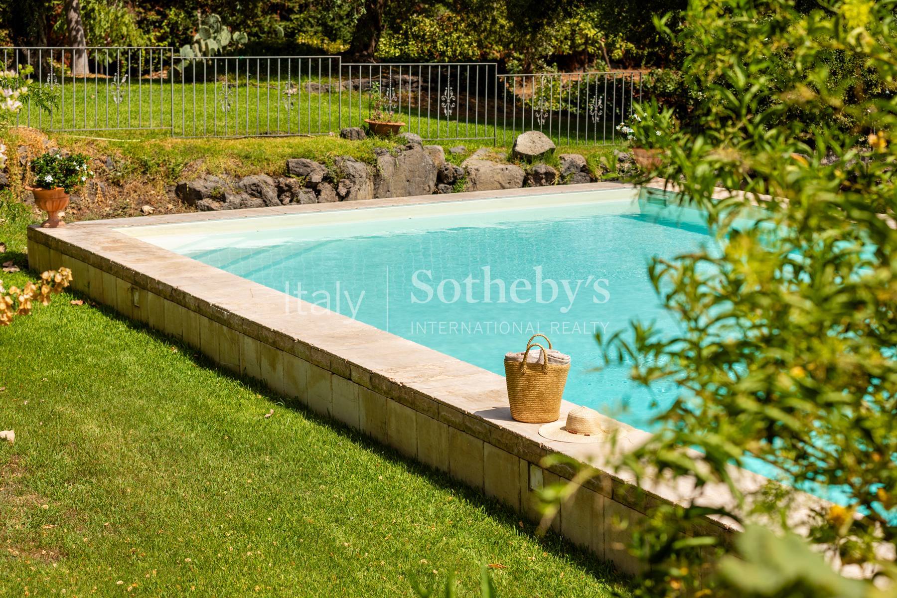  Elegant villa with a swimming pool and sea views in Acireale - 物件實景