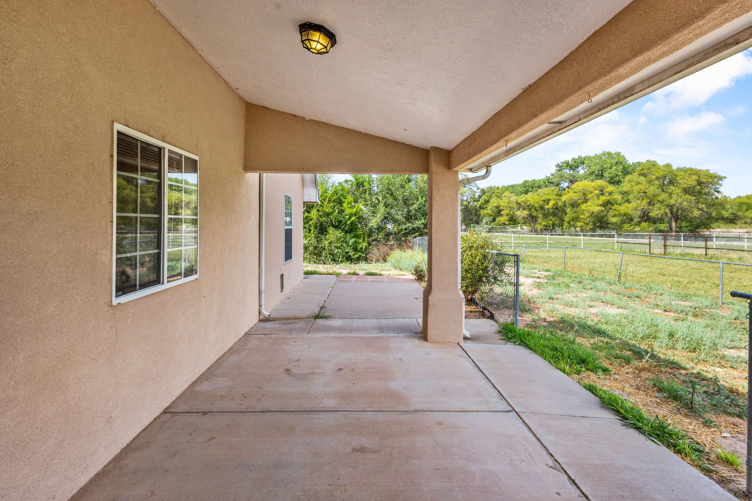 Belen, New Mexico, 87002, United States, 3 Bedrooms Bedrooms, ,2 BathroomsBathrooms,Residential,For Sale,1914205